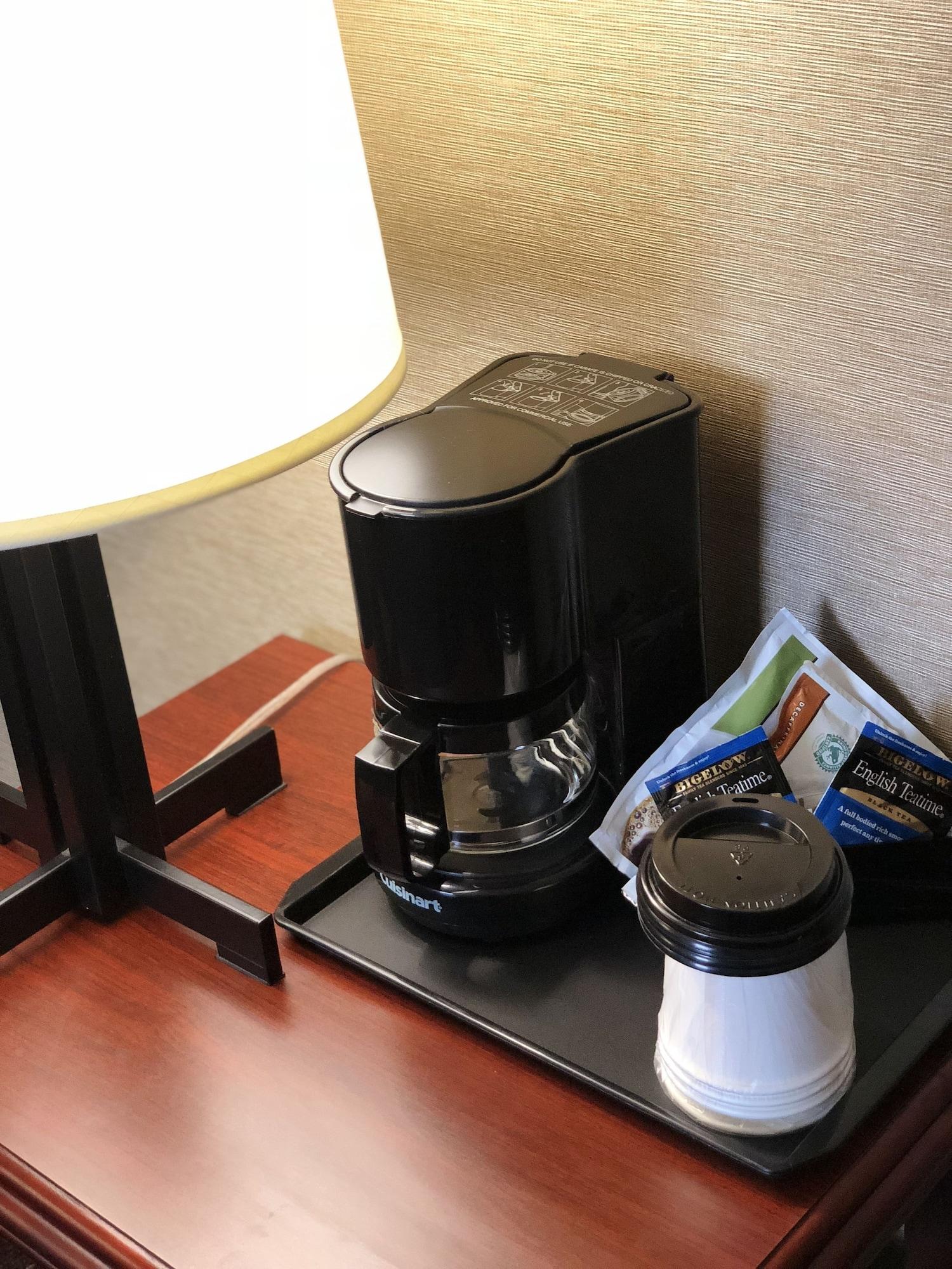 Hotel Country & By Radisson, International Airport, Ca