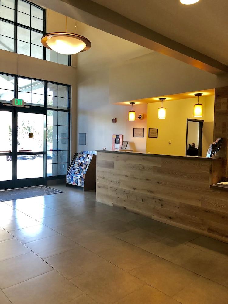 Hotel Country & By Radisson, International Airport, Ca 3*