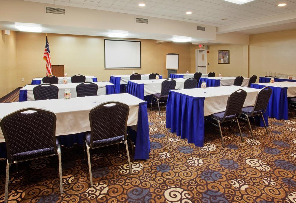Country & By Radisson, International Airport, Ca Hotel 3*