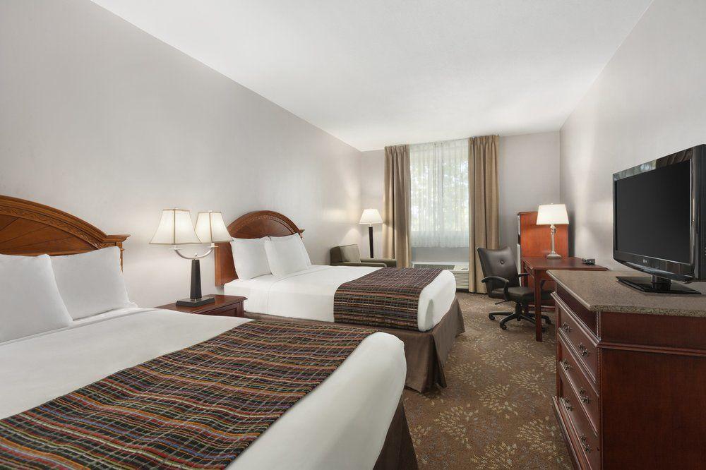 Hotel Country & By Radisson, International Airport, Ca San Jose