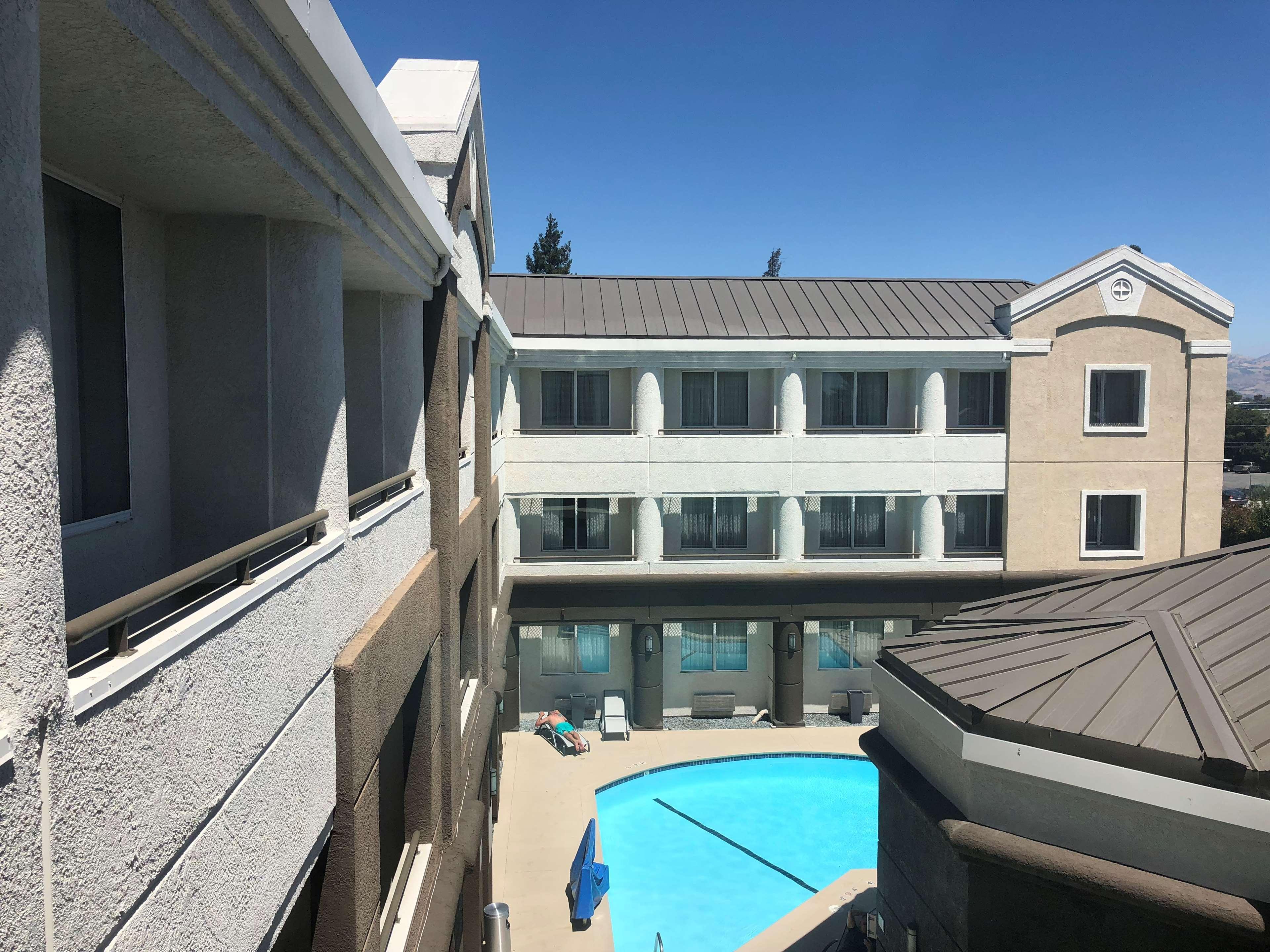 Country & By Radisson, International Airport, Ca Hotel 3*