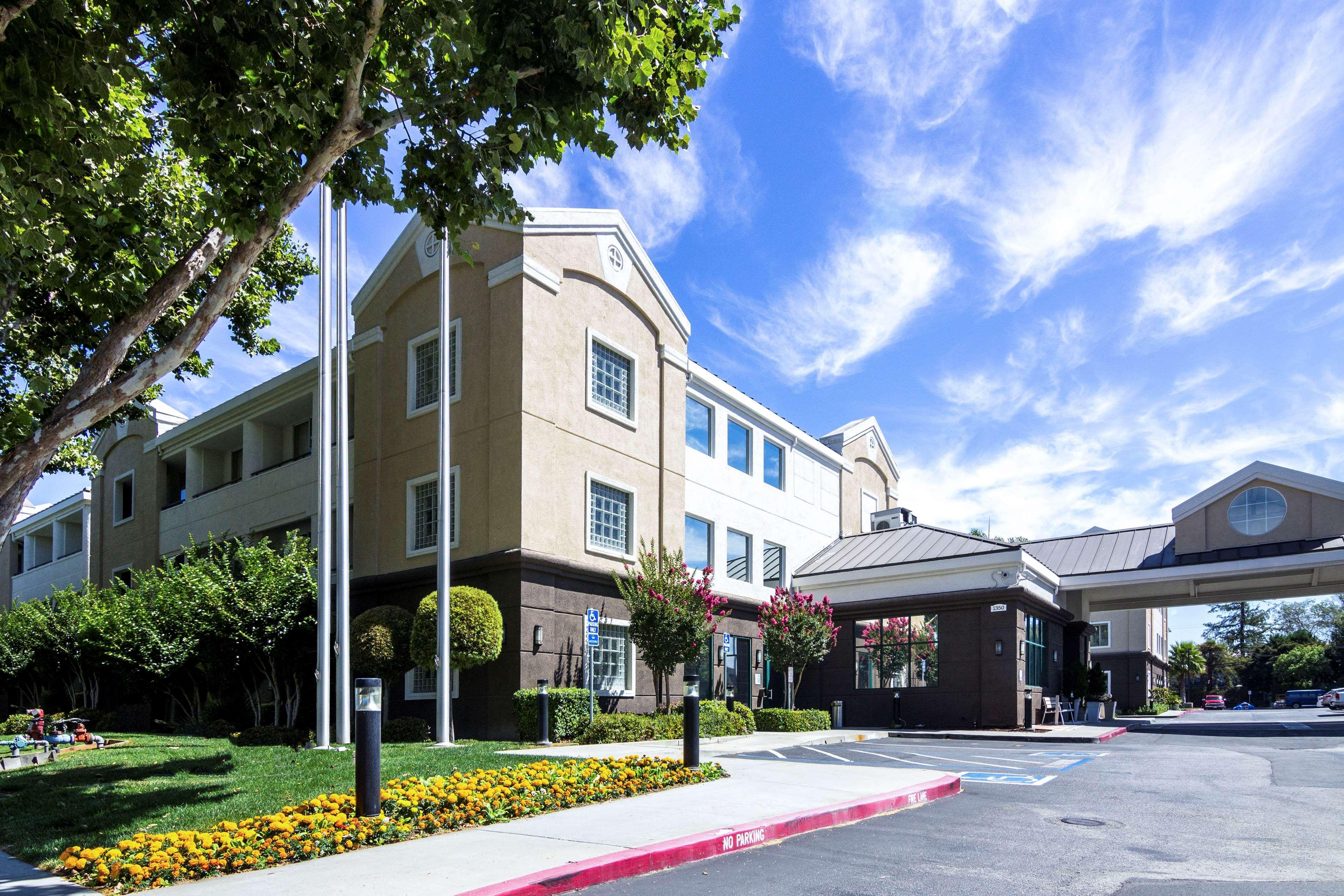 Hotel Country & By Radisson, International Airport, Ca