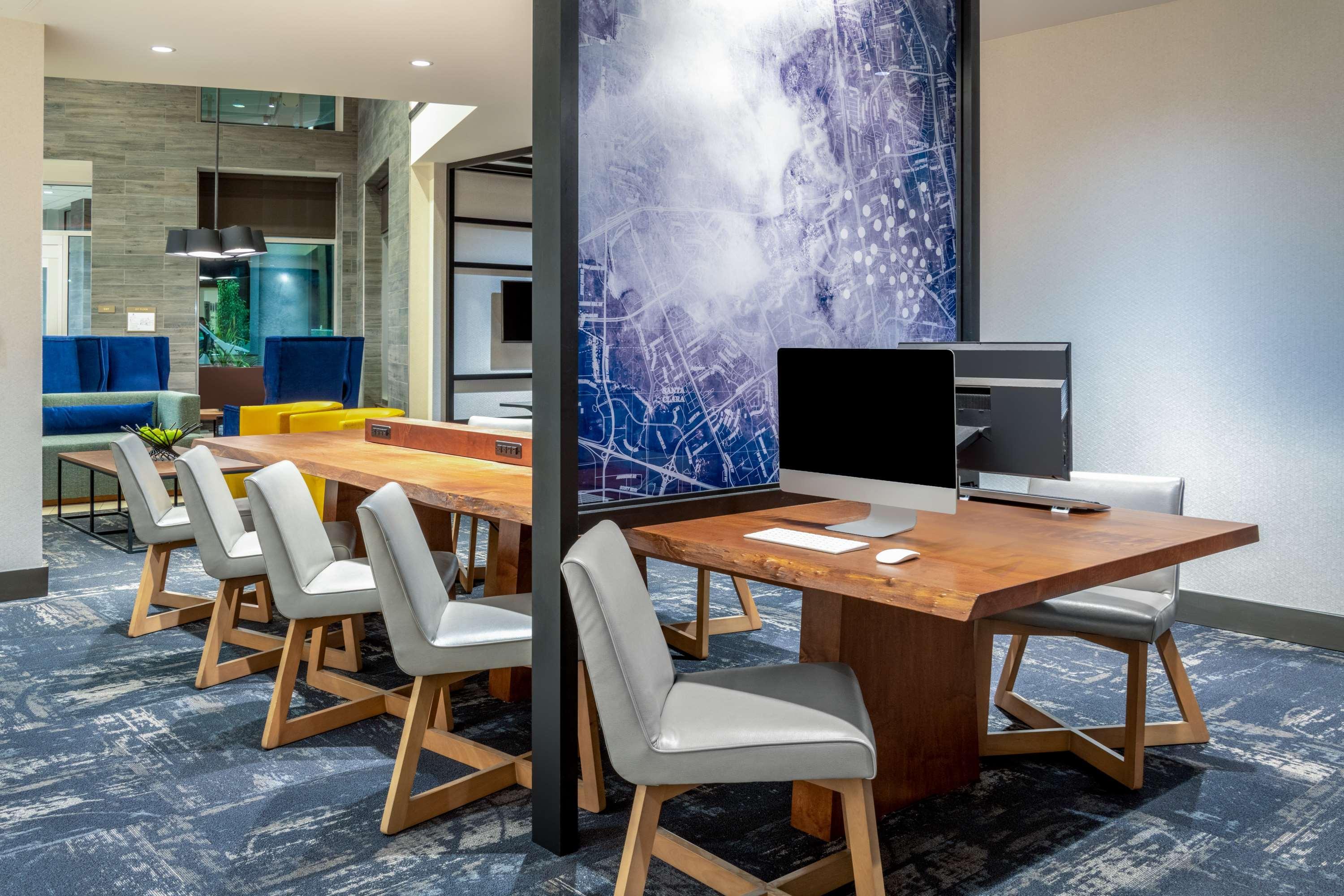 Hotel Hyatt Place Airport 3*