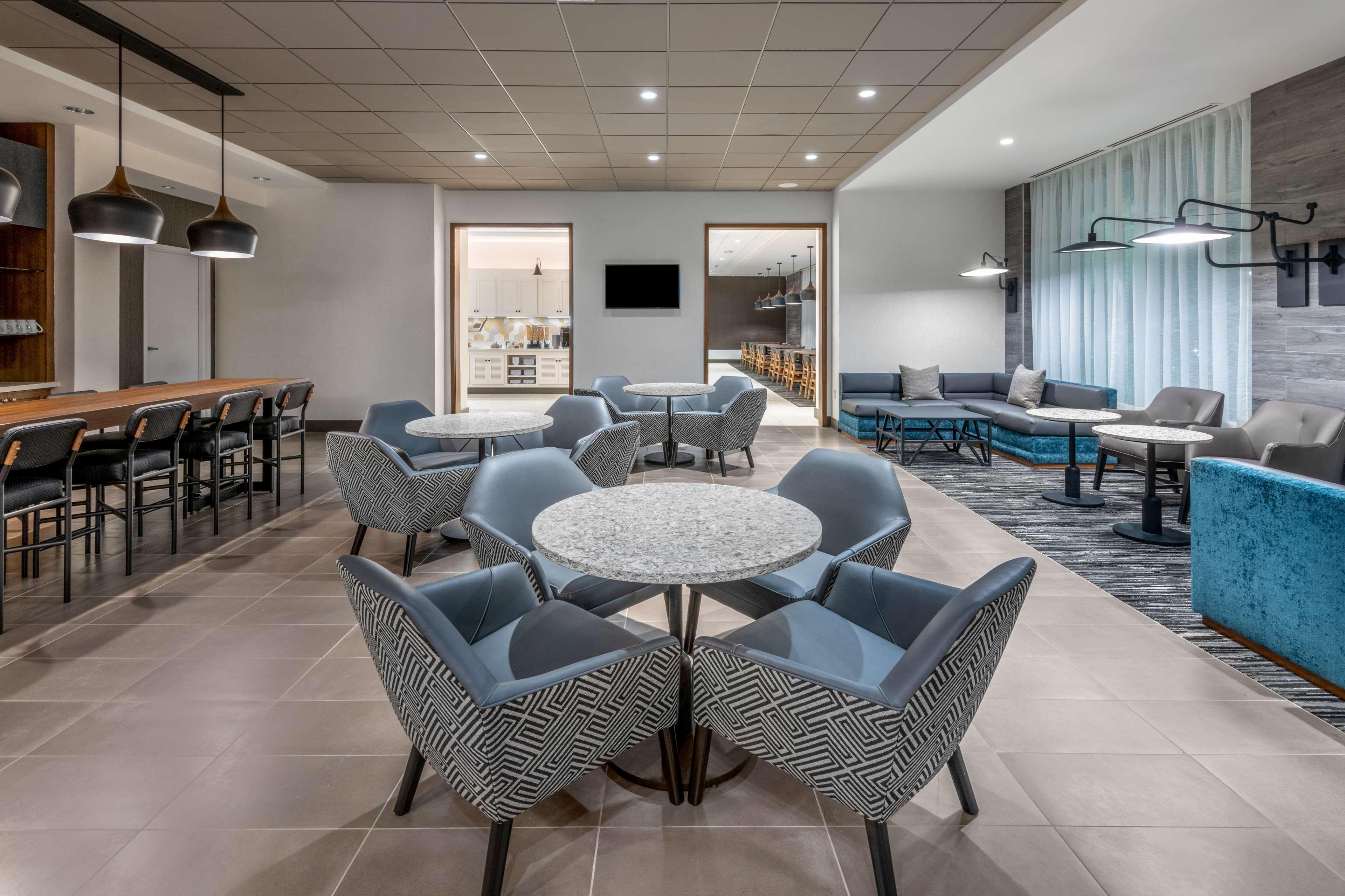 Hotel Hyatt Place Airport 3*