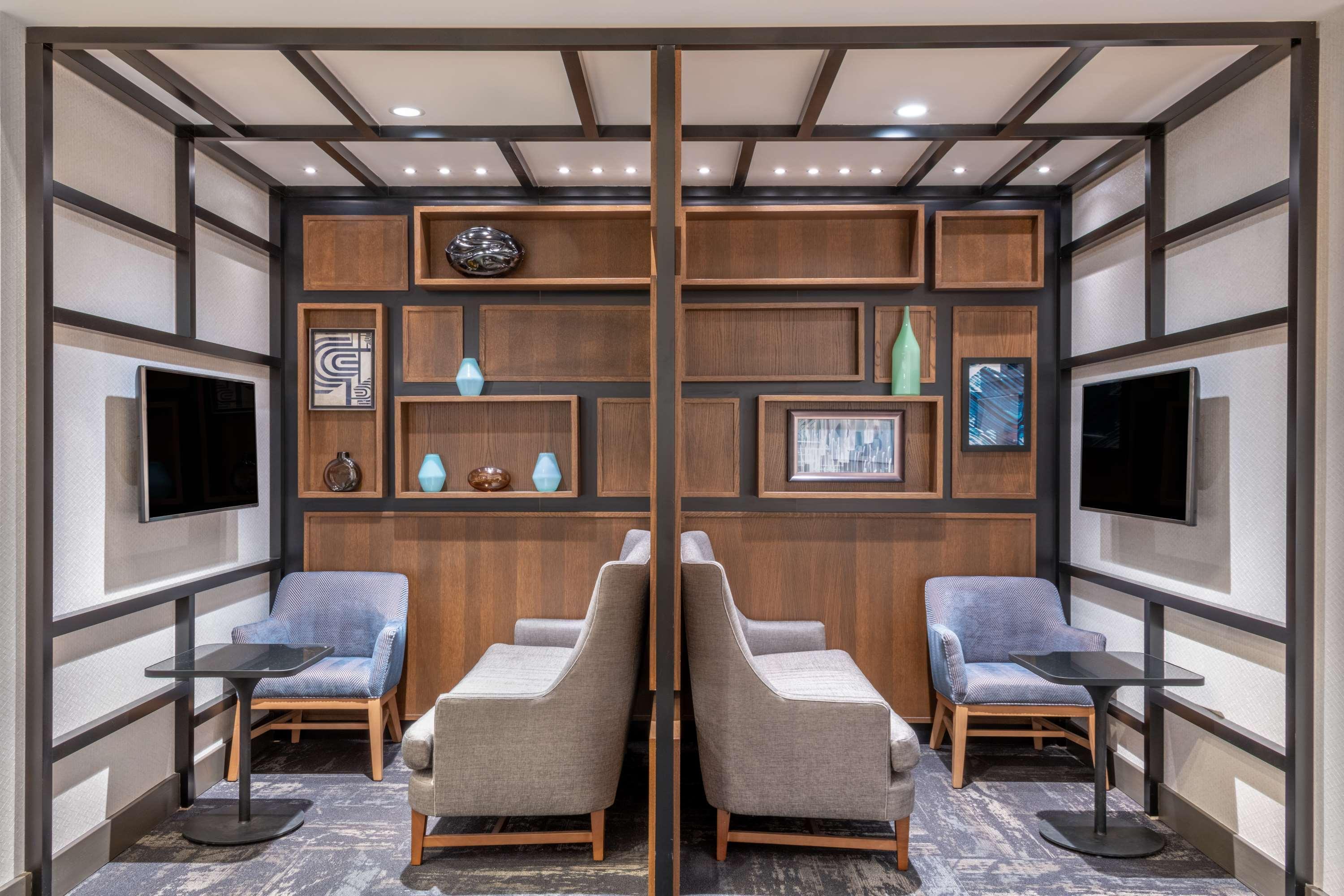 Hotel Hyatt Place Airport 3*