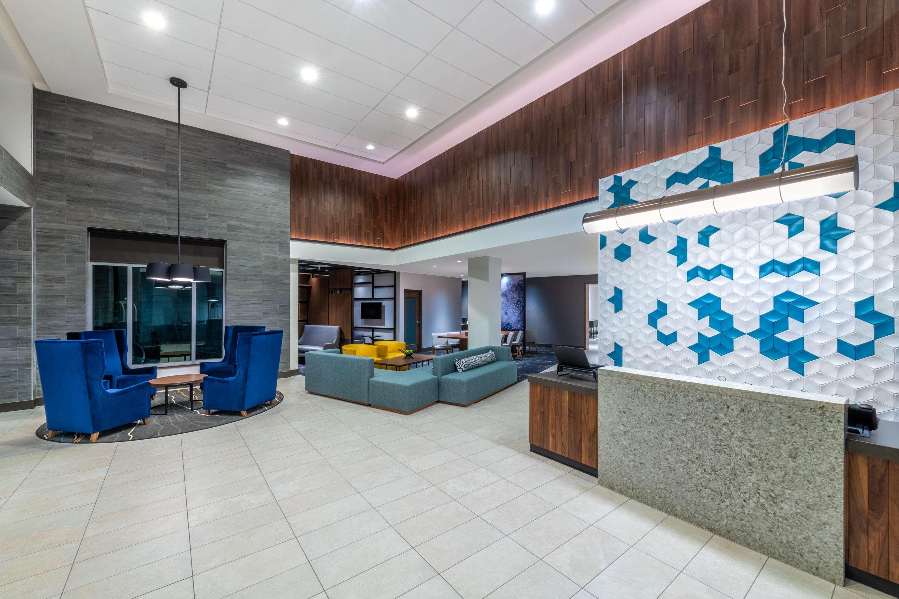 Hyatt Place Airport Hotel