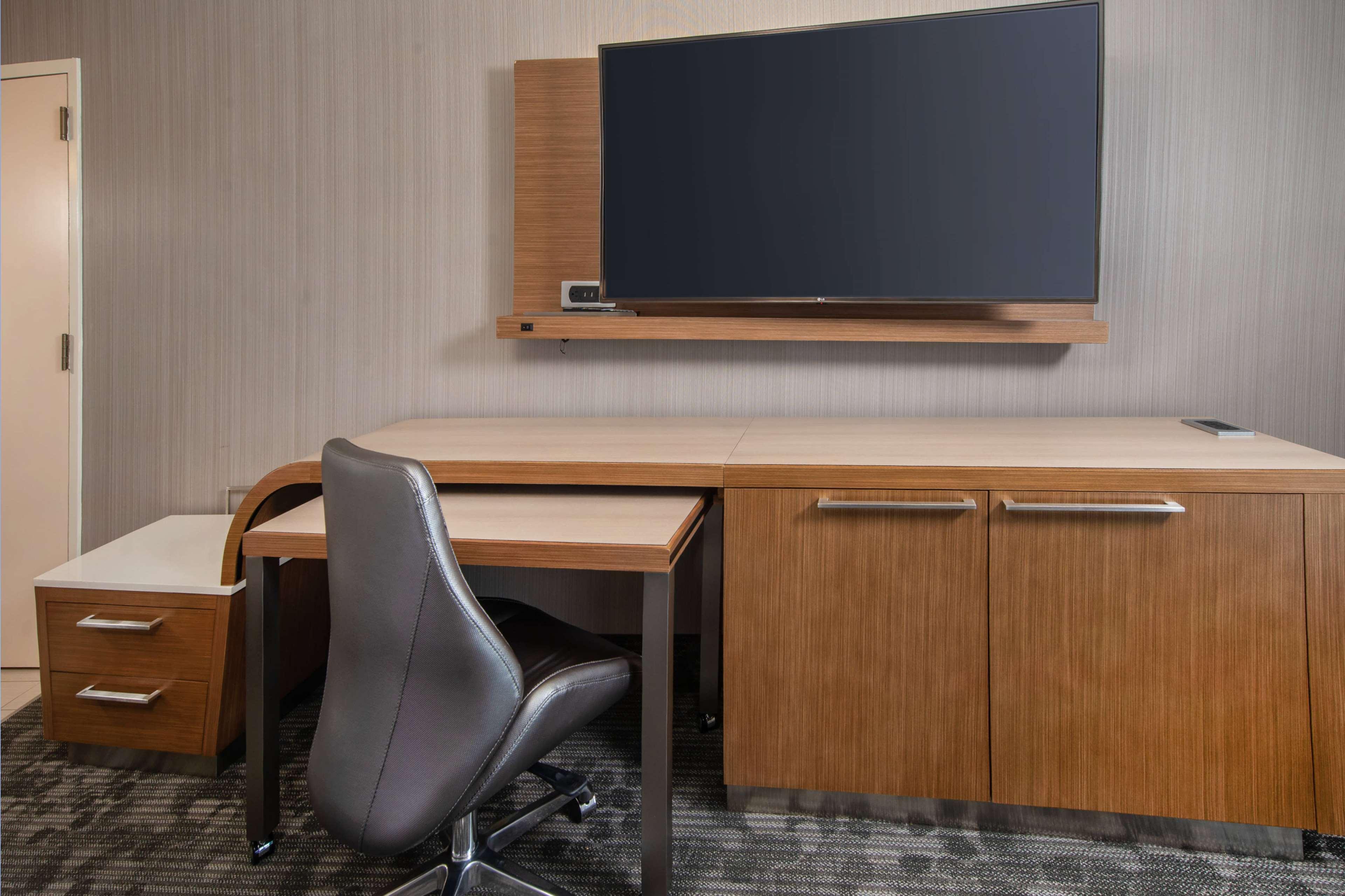Hotel Sonesta Select Airport