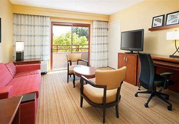 Sonesta Select Airport 3*