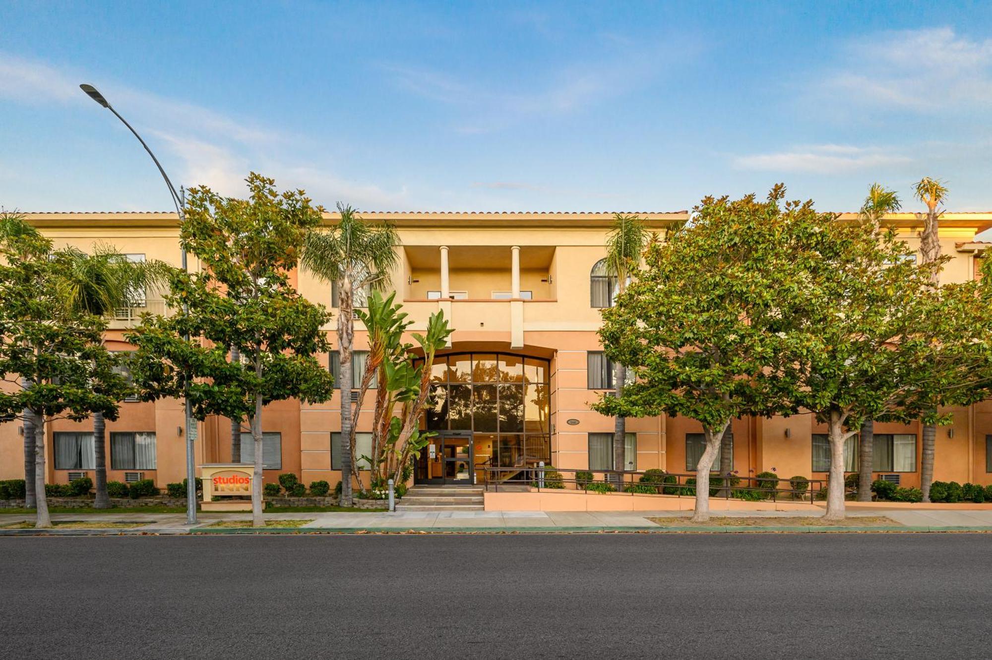 Studios Inn Aparthotel 3*