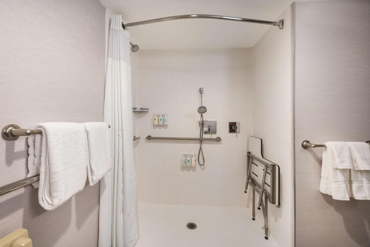 Sonesta Select Airport Hotel