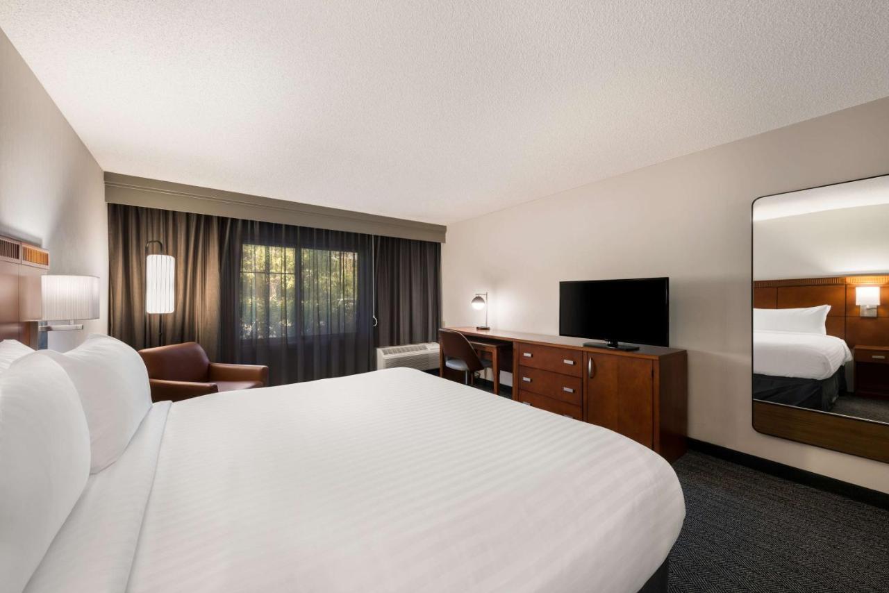 Sonesta Select Airport 3* San Jose