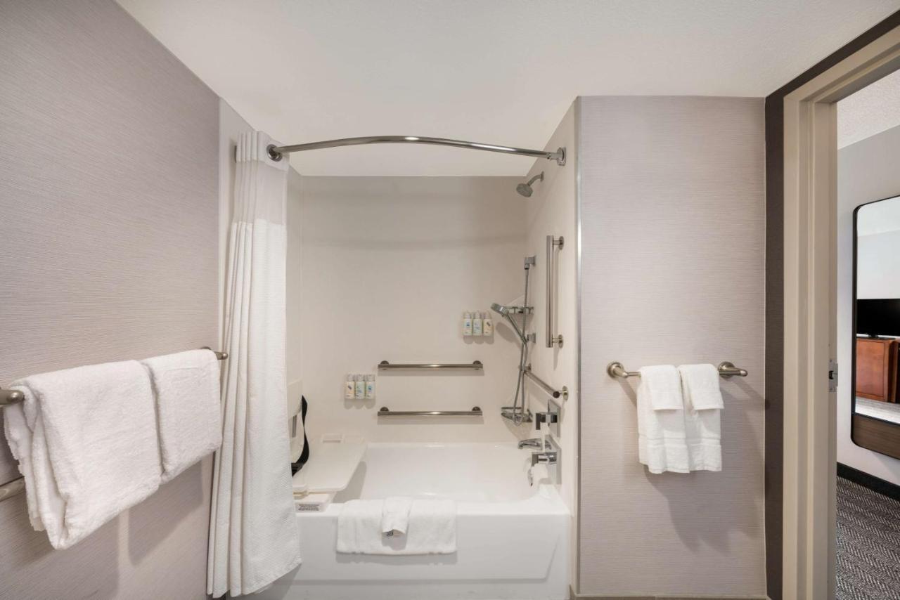 Sonesta Select Airport Hotel 3*