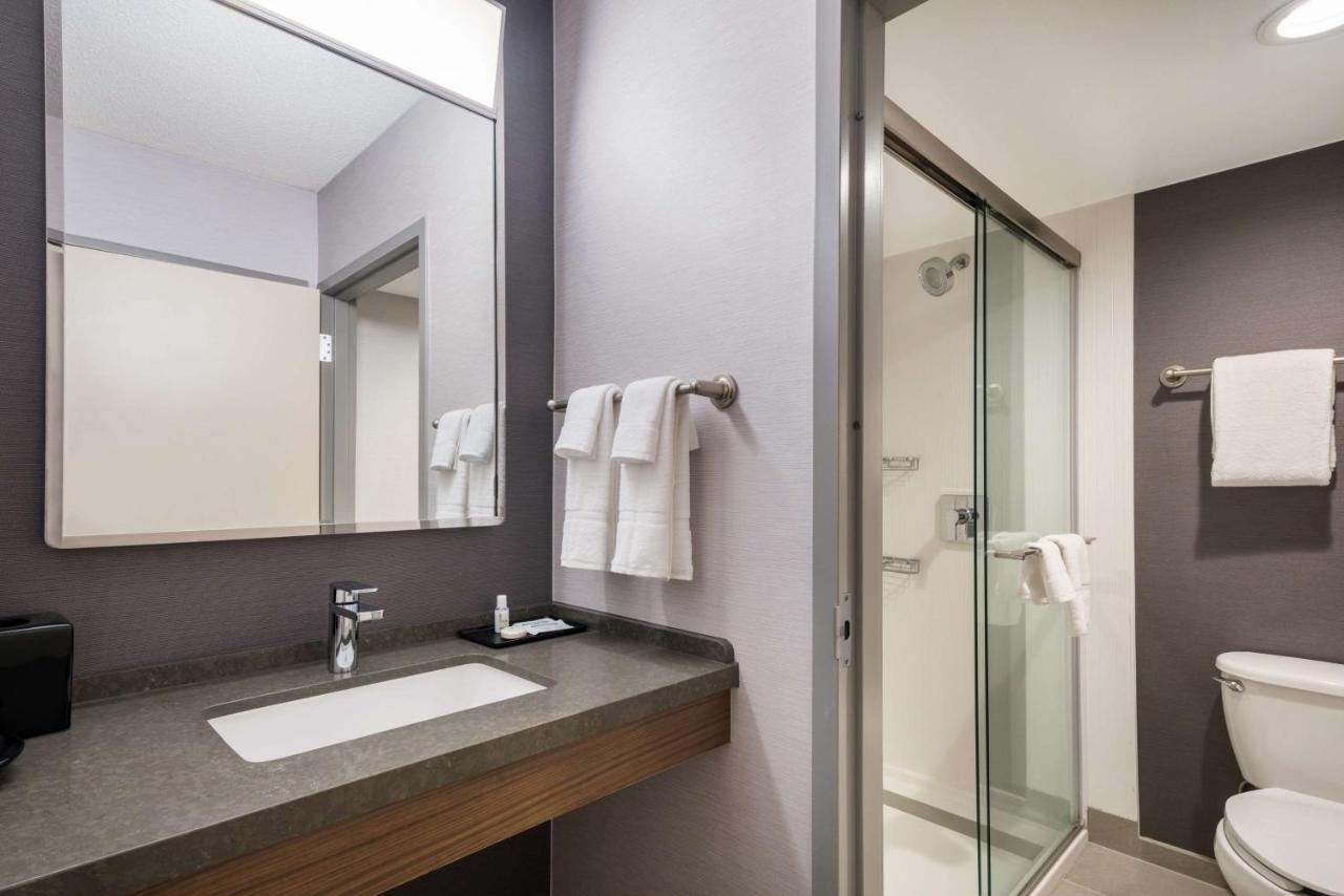 Sonesta Select Airport Hotel
