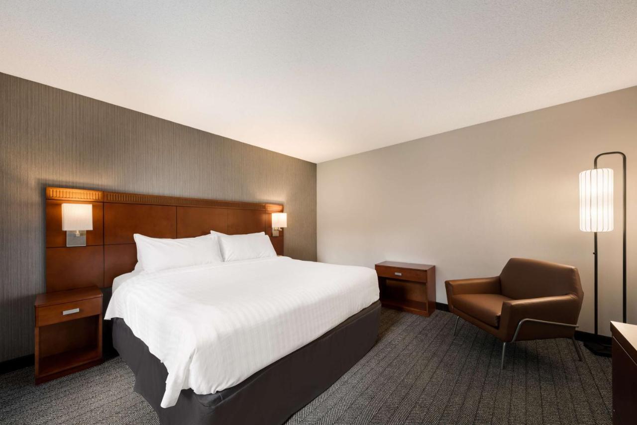 Hotel Sonesta Select Airport 3*