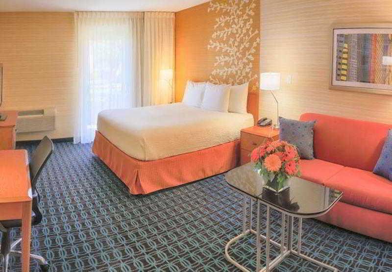 Fairfield And By Marriott Airport 3*