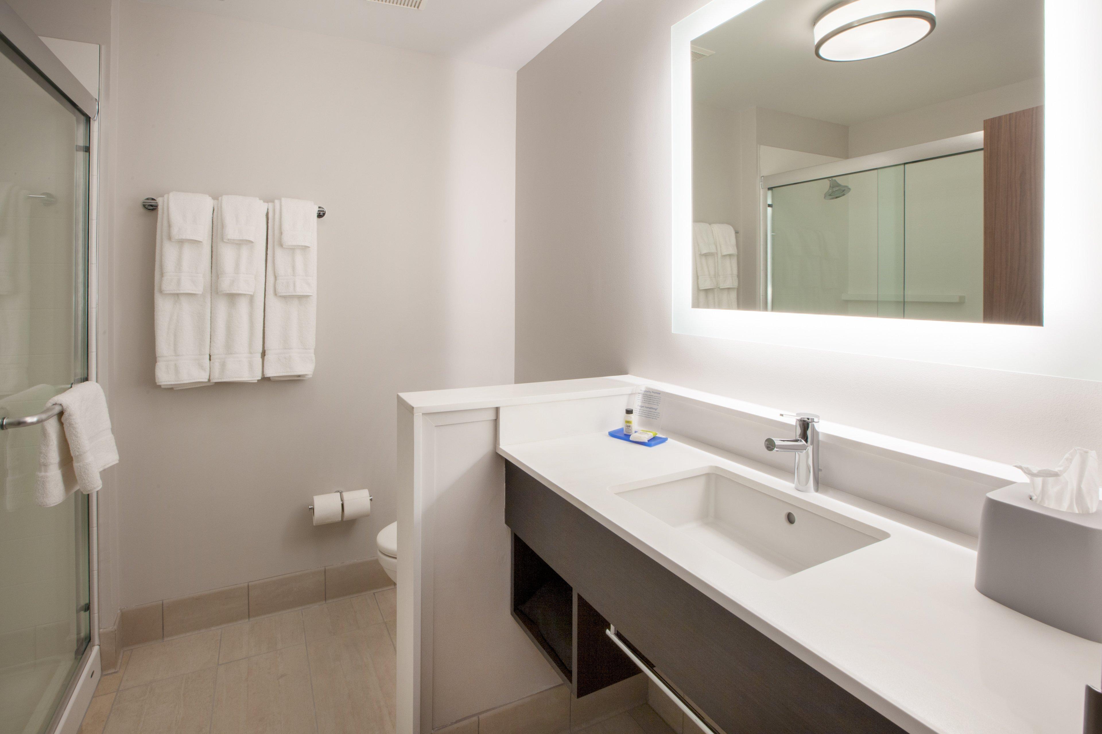 Hotel Express & - Airport By Ihg