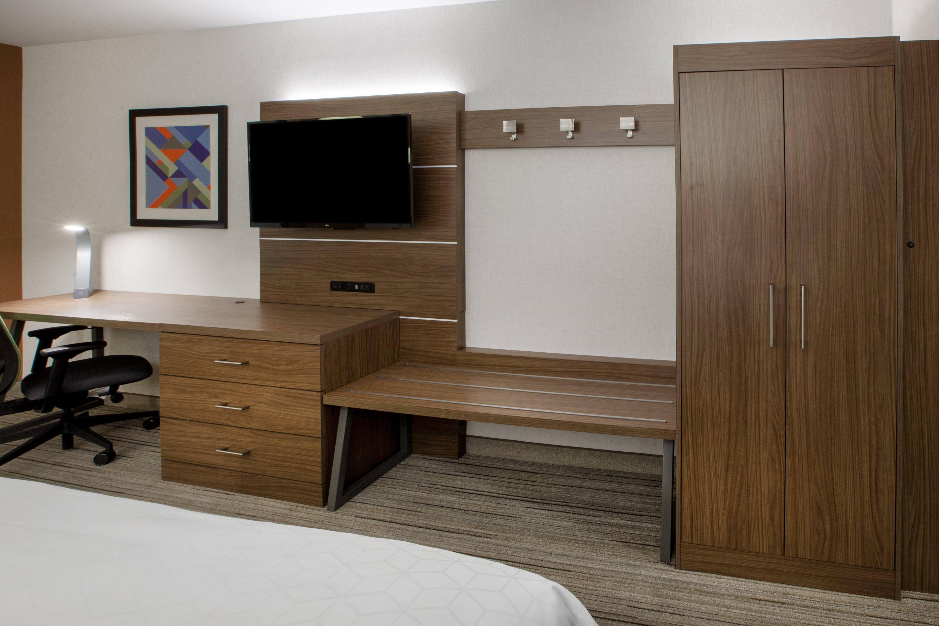 Express & - Airport By Ihg