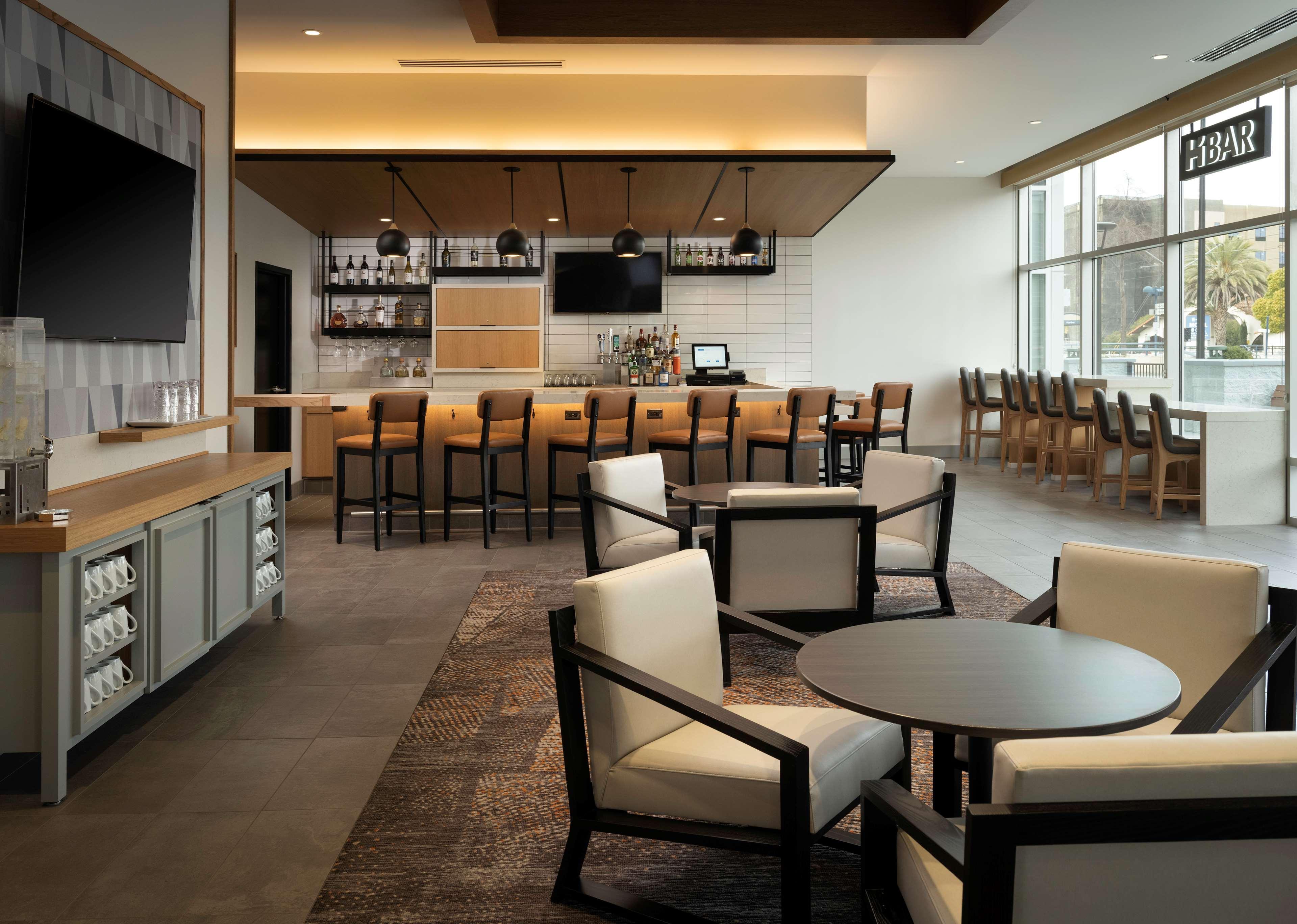 Hotel Hyatt House Airport 3*