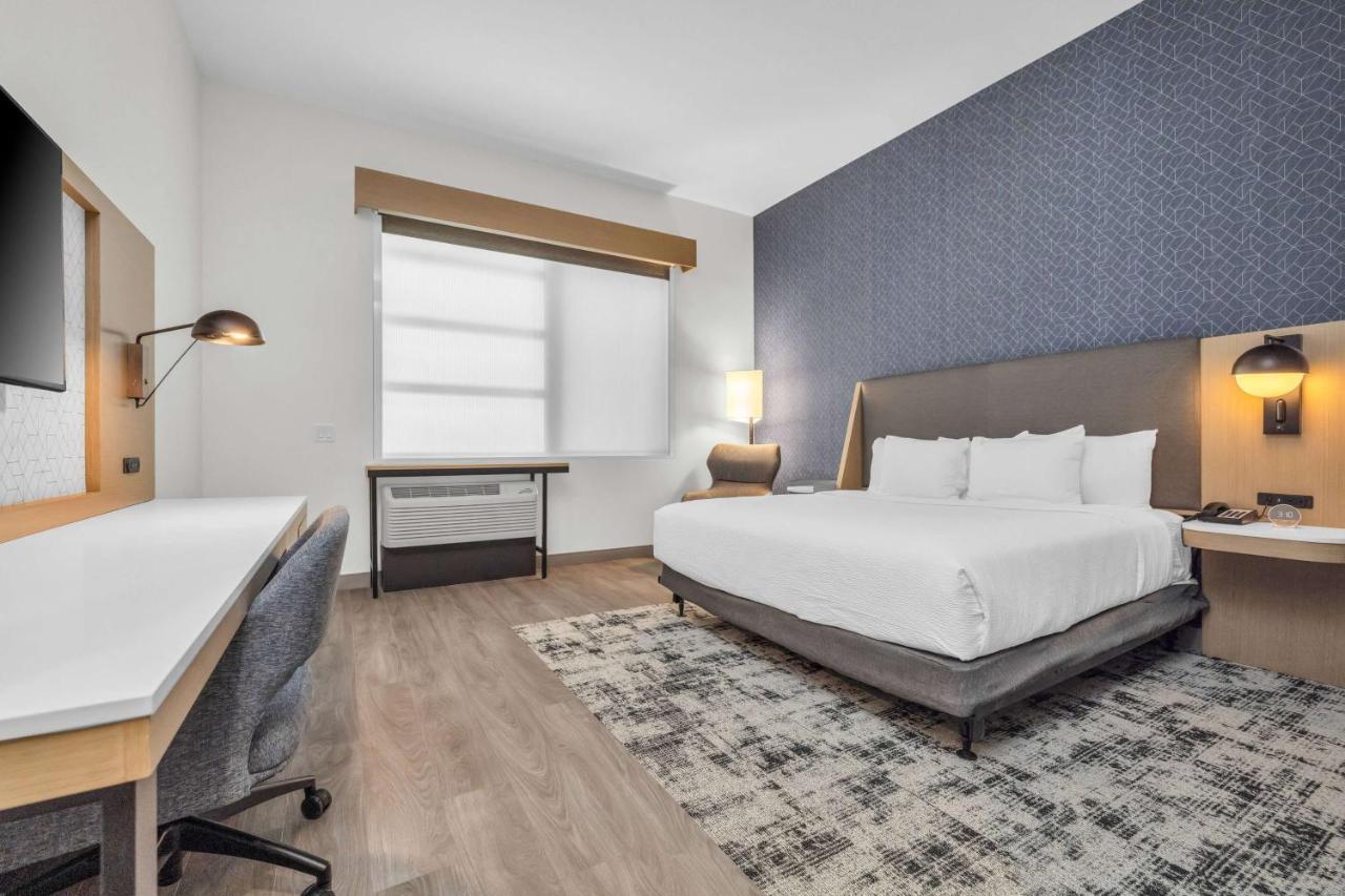 La Quinta & By Wyndham Airport-downtown 3*