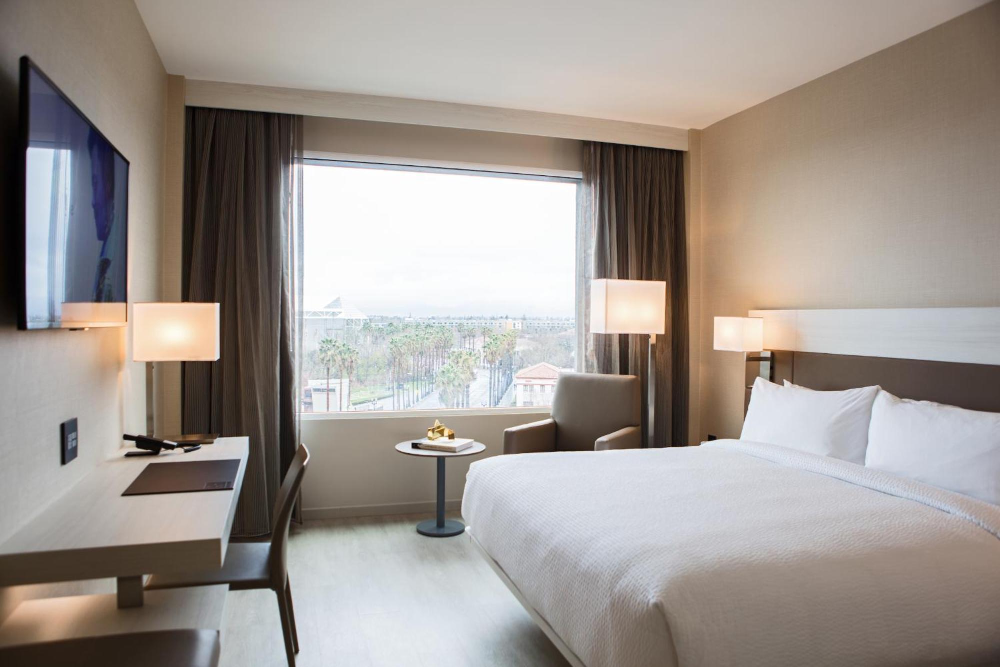 Ac By Marriott Downtown Hotel 3*