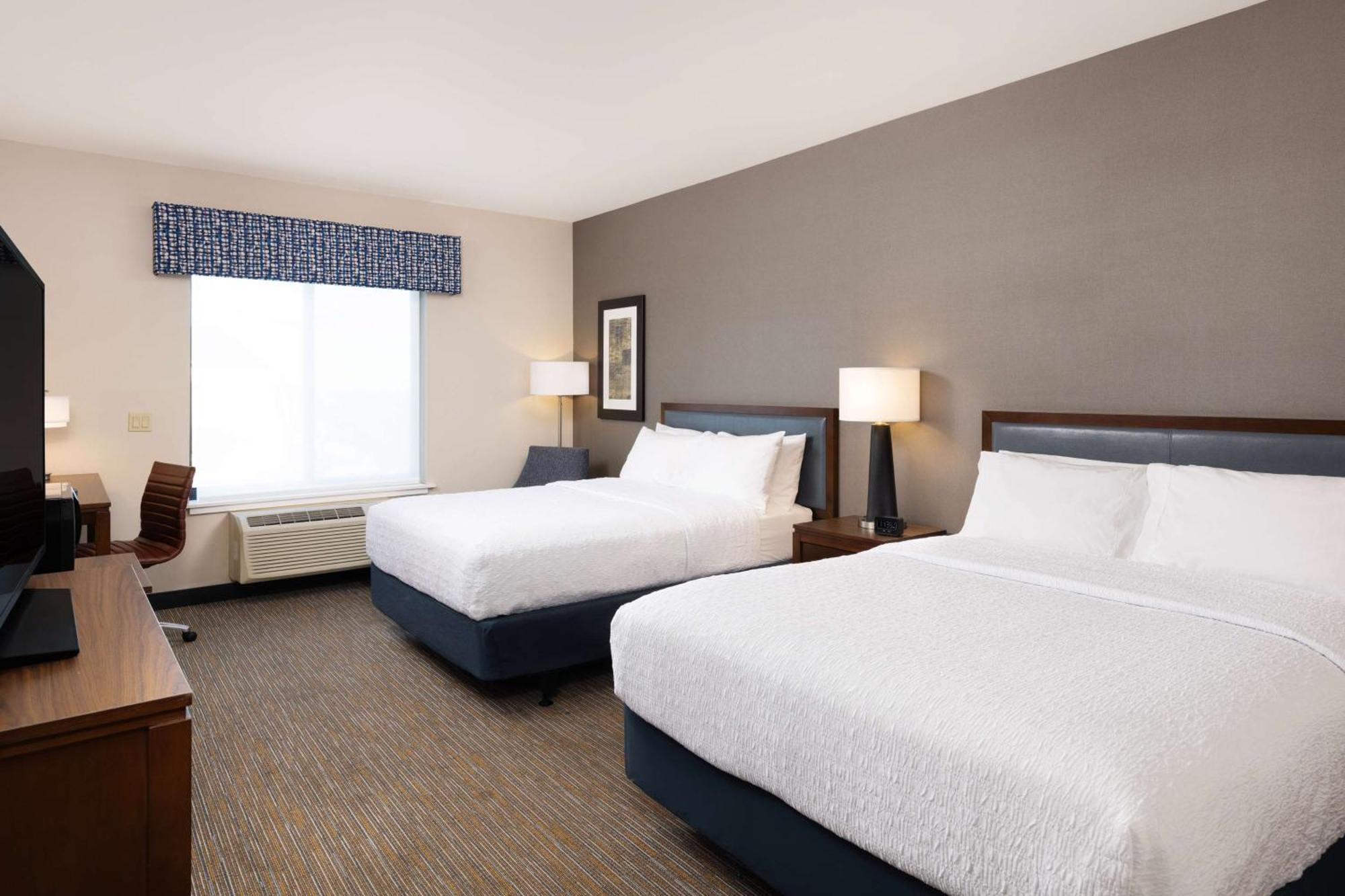 Hotel Hampton Cherry Ave, Ca 3*