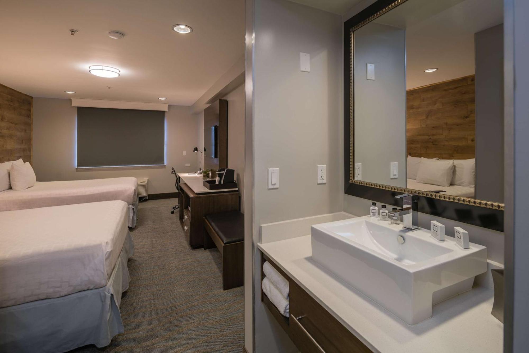 The Row Hotel; Bw Signature Collection Hotel 3*
