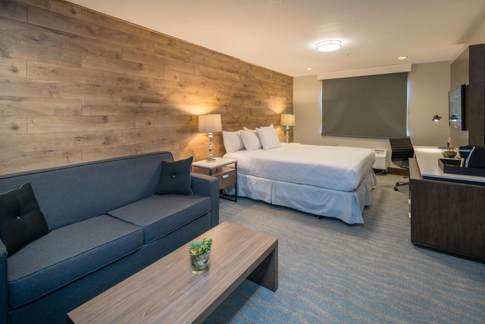 The Row Hotel; Bw Signature Collection Hotel 3*