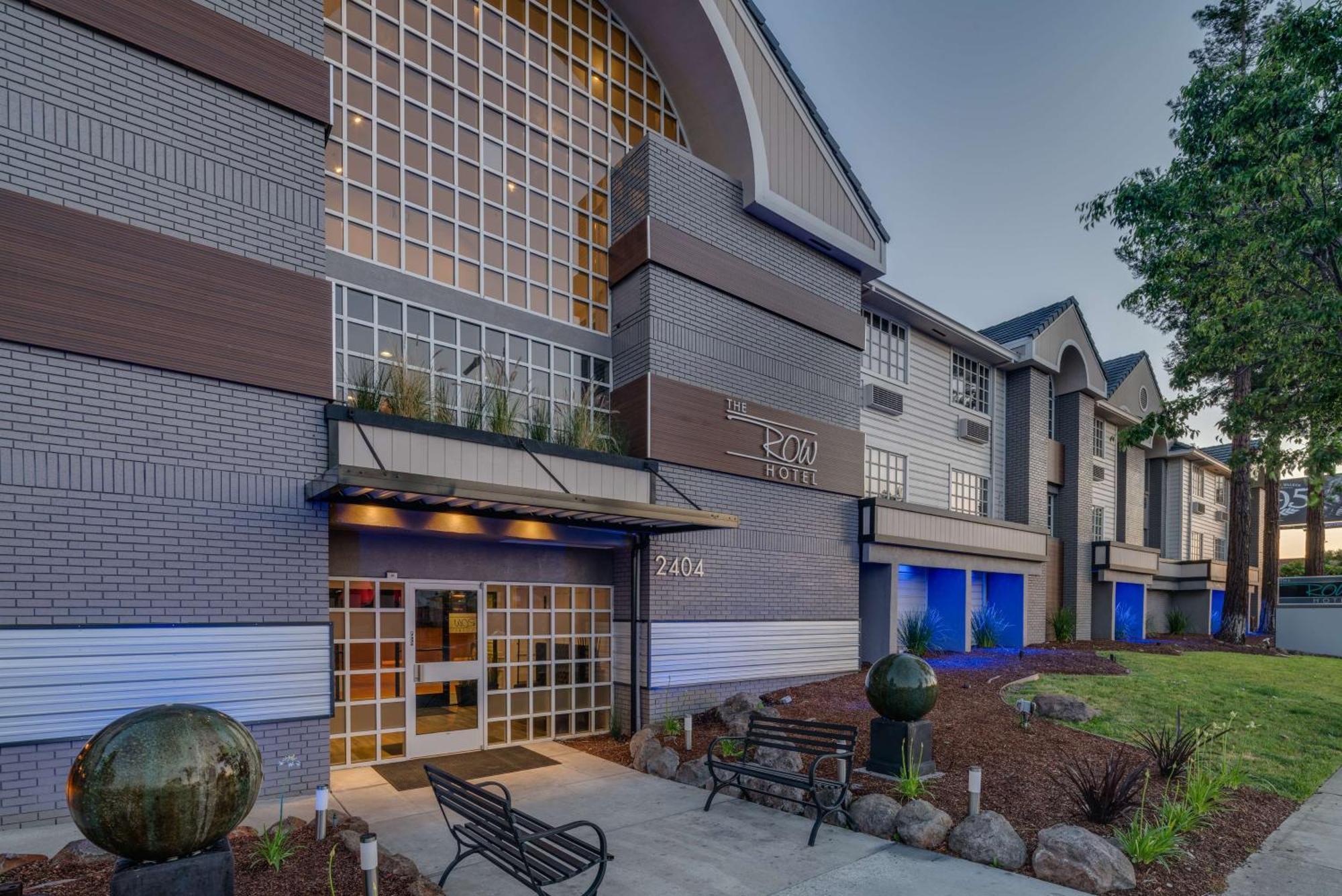 The Row Hotel; Bw Signature Collection Hotel 3*