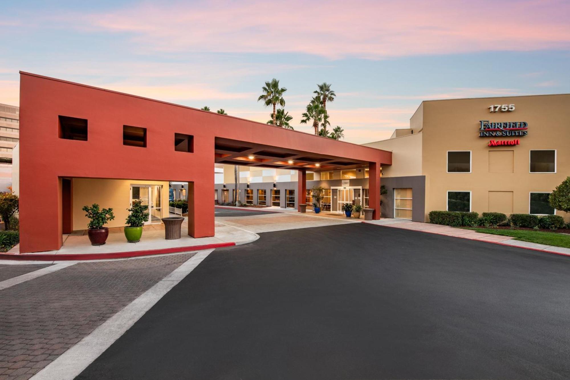 Hotel Fairfield And By Marriott Airport 3*