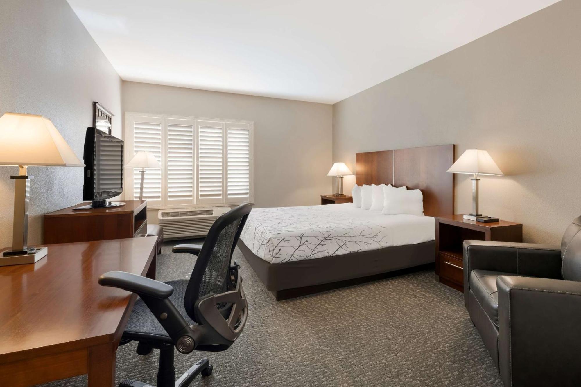 Western Lanai Garden & Hotel 3*