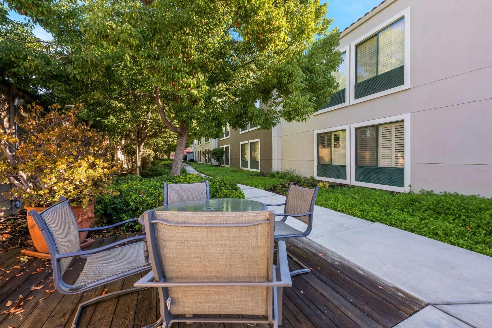 Western Lanai Garden & 3*