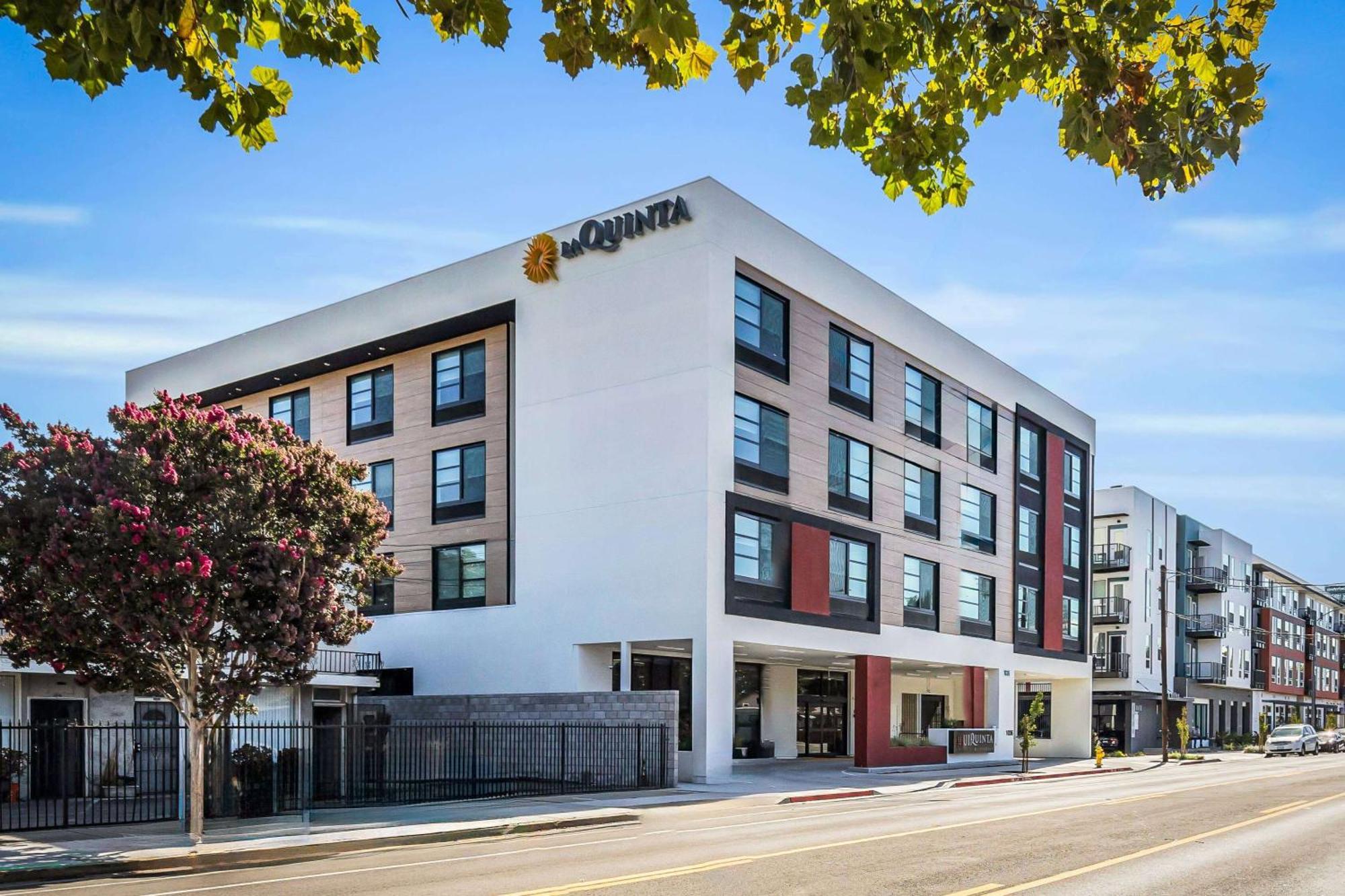 La Quinta & By Wyndham Airport-downtown Hotel 3*