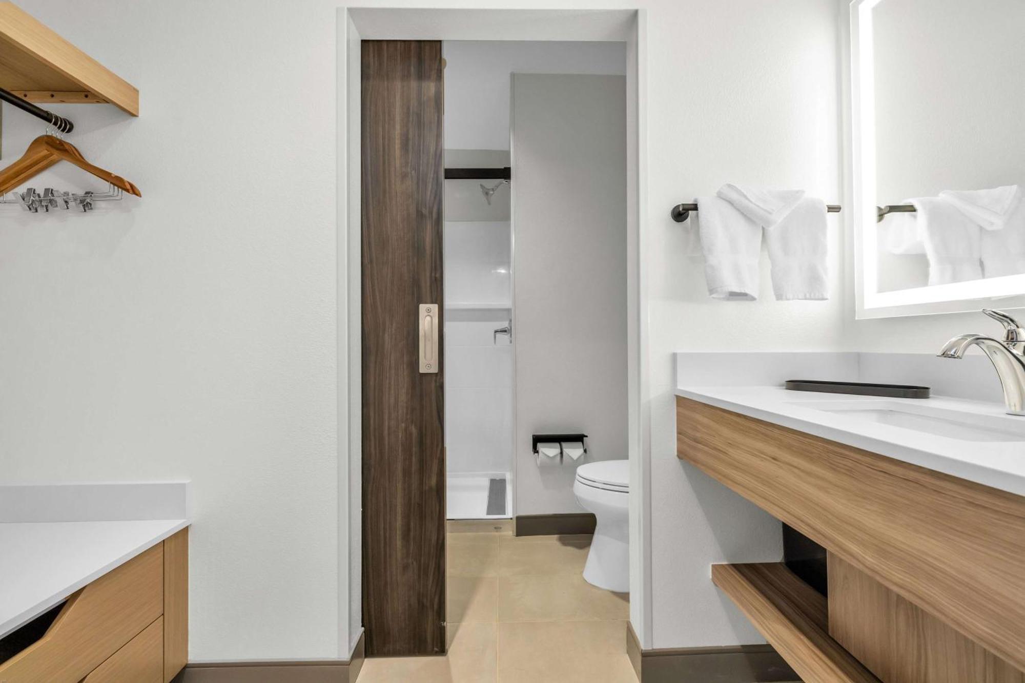 La Quinta & By Wyndham Airport-downtown 3*