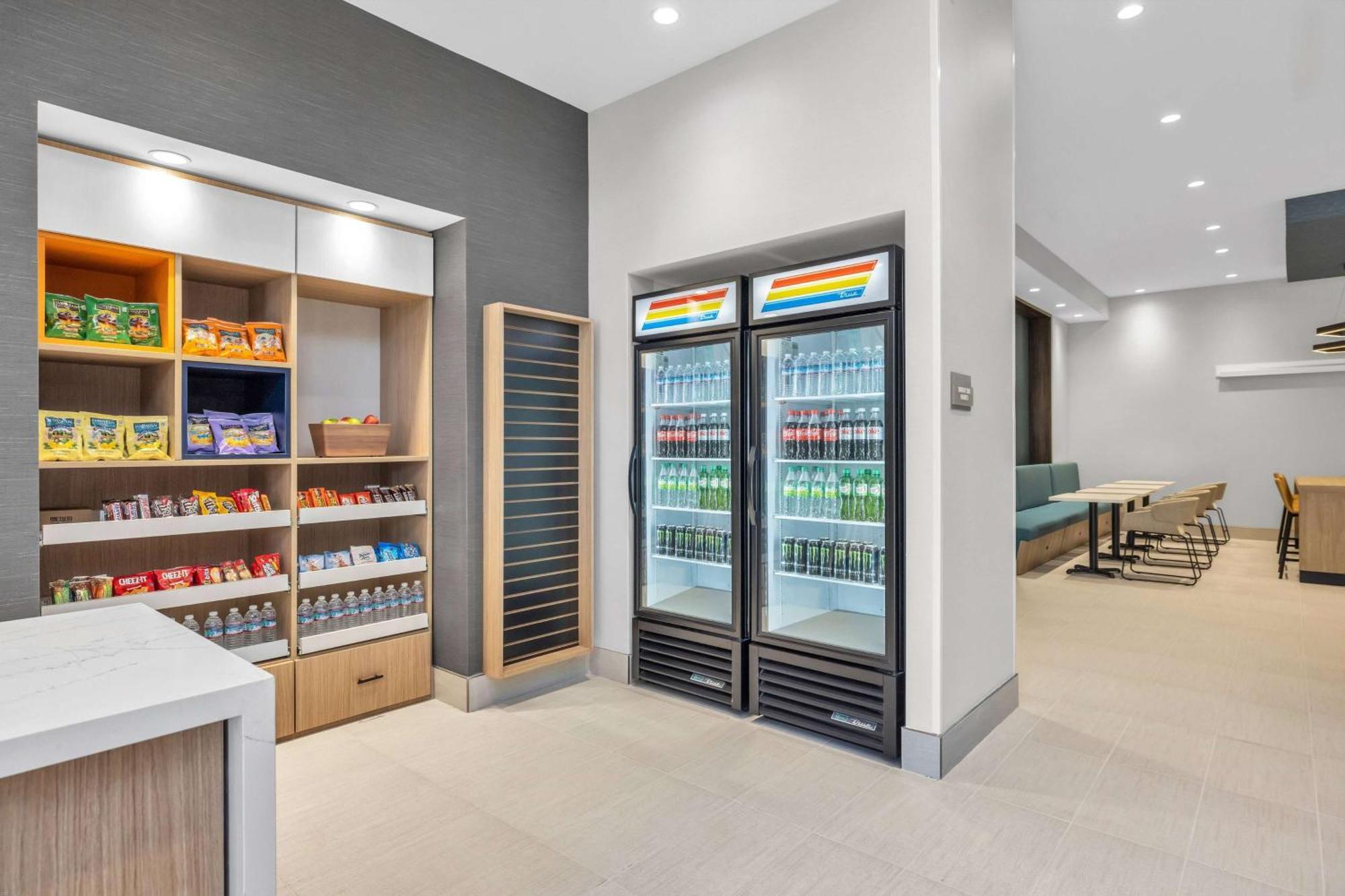 La Quinta & By Wyndham Airport-downtown Hotel 3*