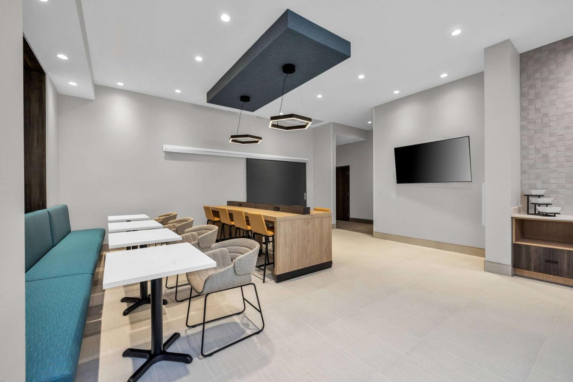 Hotel La Quinta & By Wyndham Airport-downtown San Jose