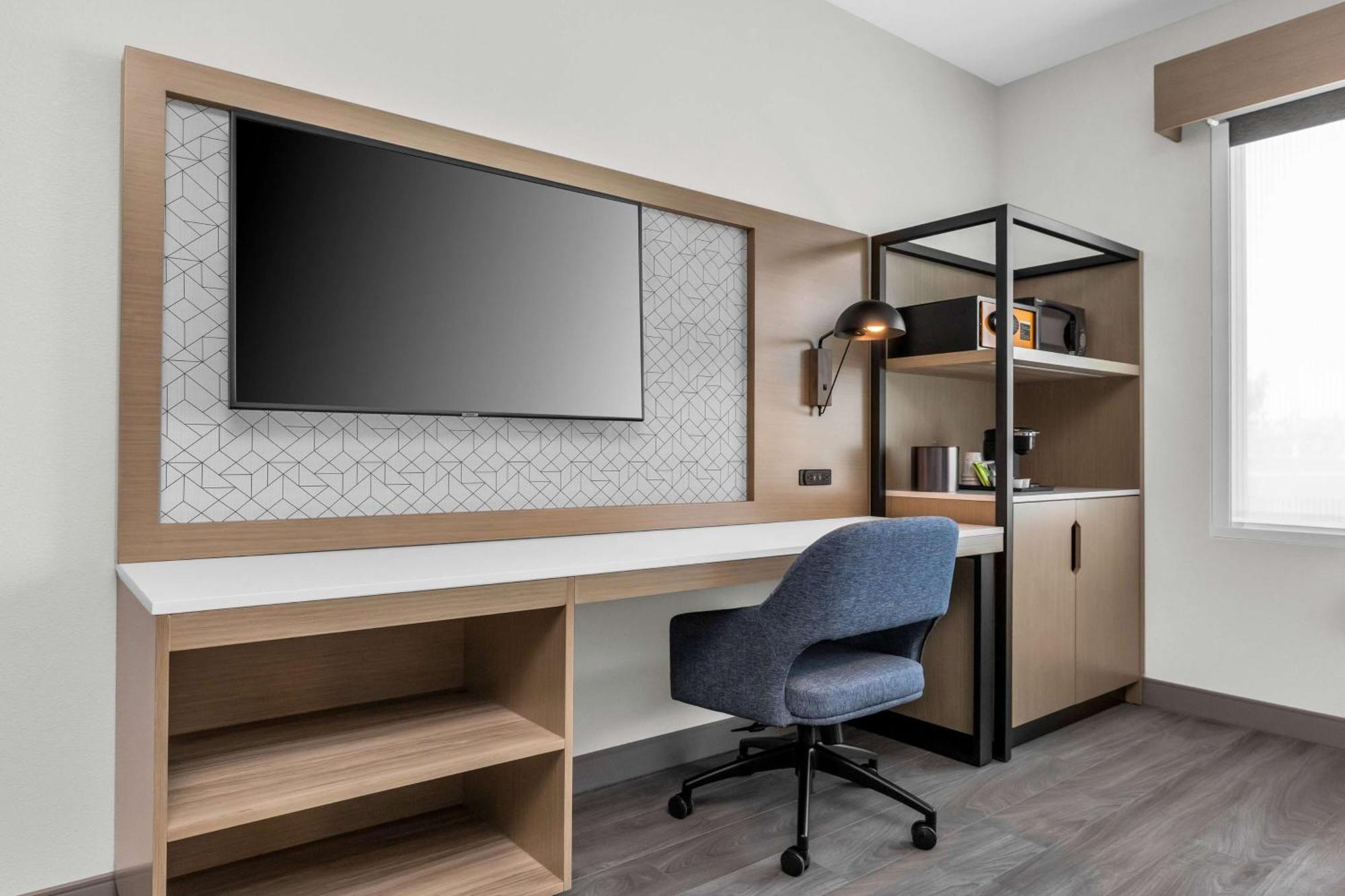Hotel La Quinta & By Wyndham Airport-downtown San Jose