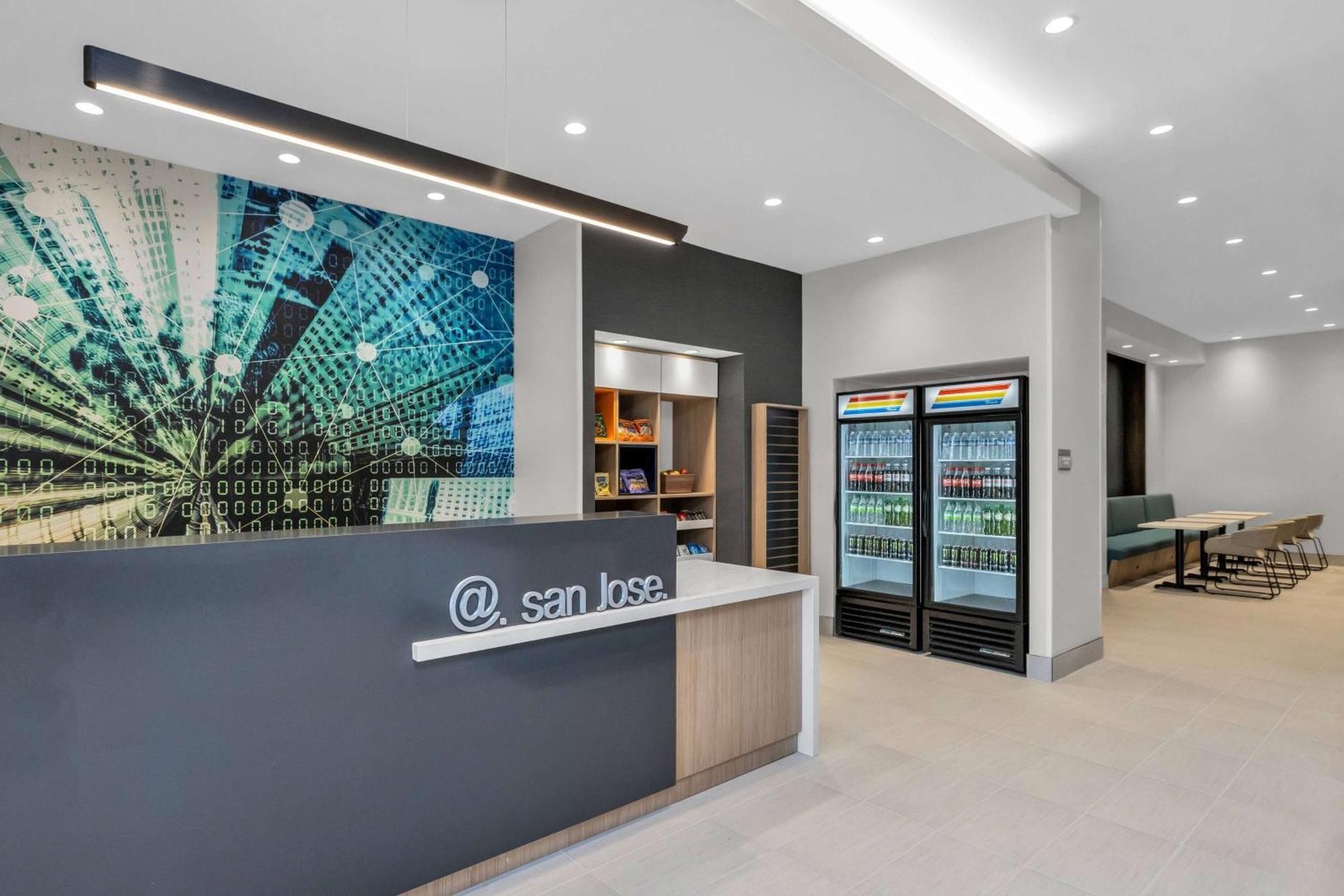 La Quinta & By Wyndham Airport-downtown Hotel San Jose