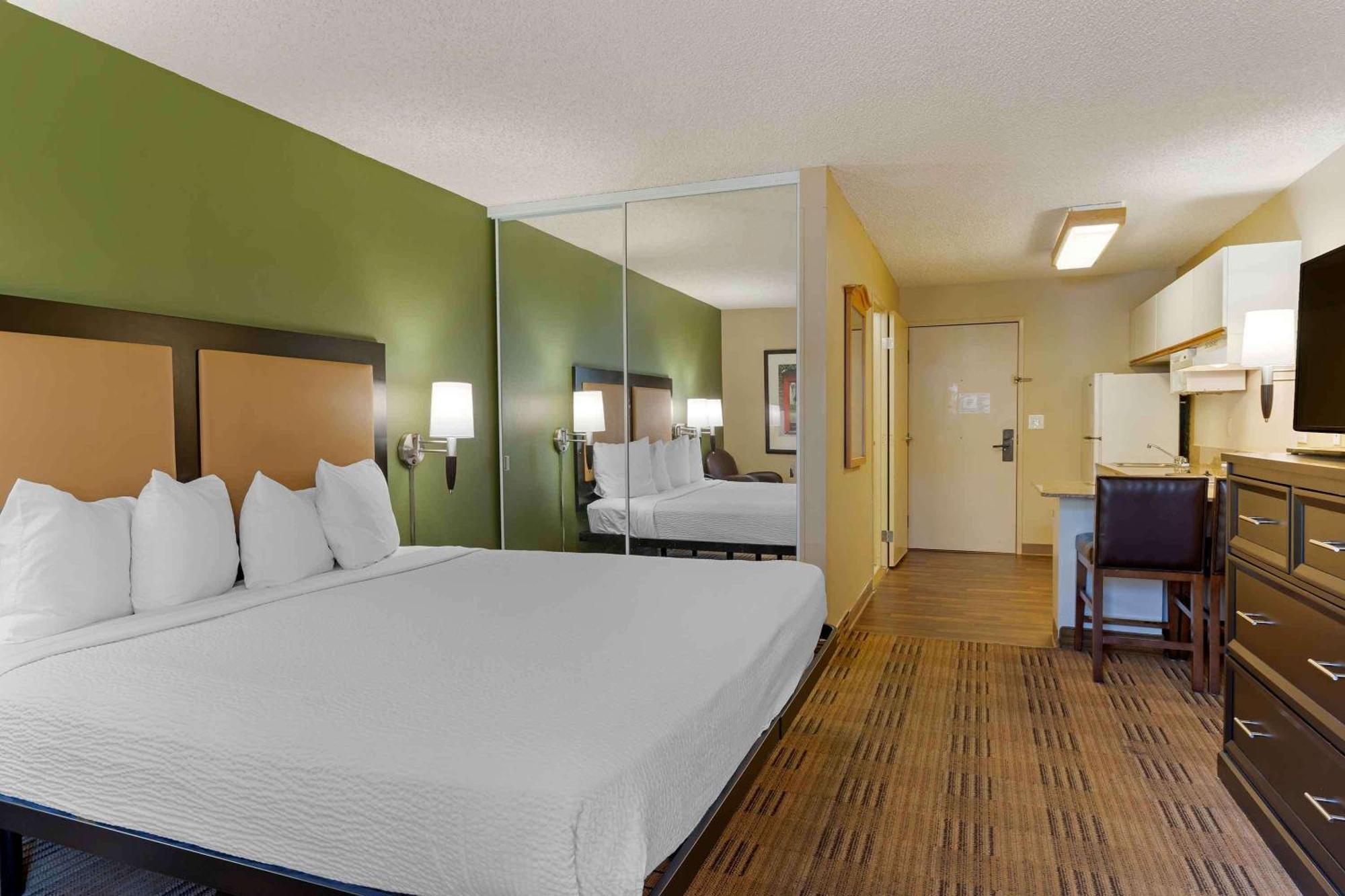 Extended America - - Downtown Hotel 2*