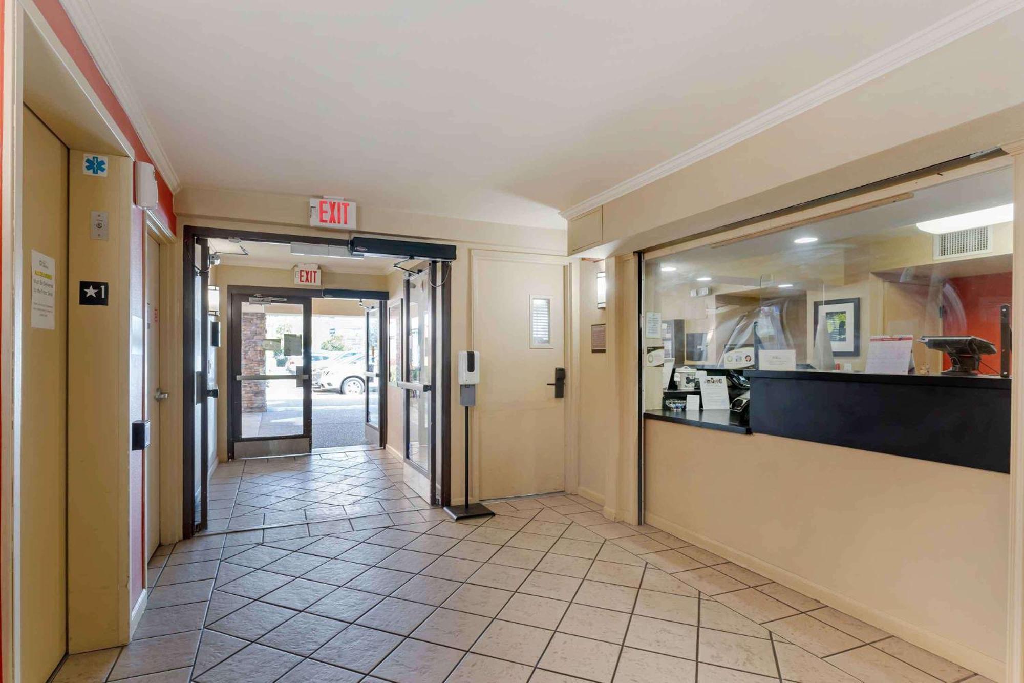 Extended America - - Downtown Hotel 2*