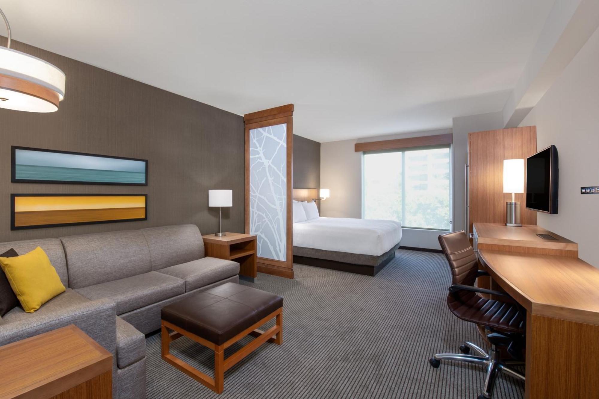 Hyatt Place Airport Hotel