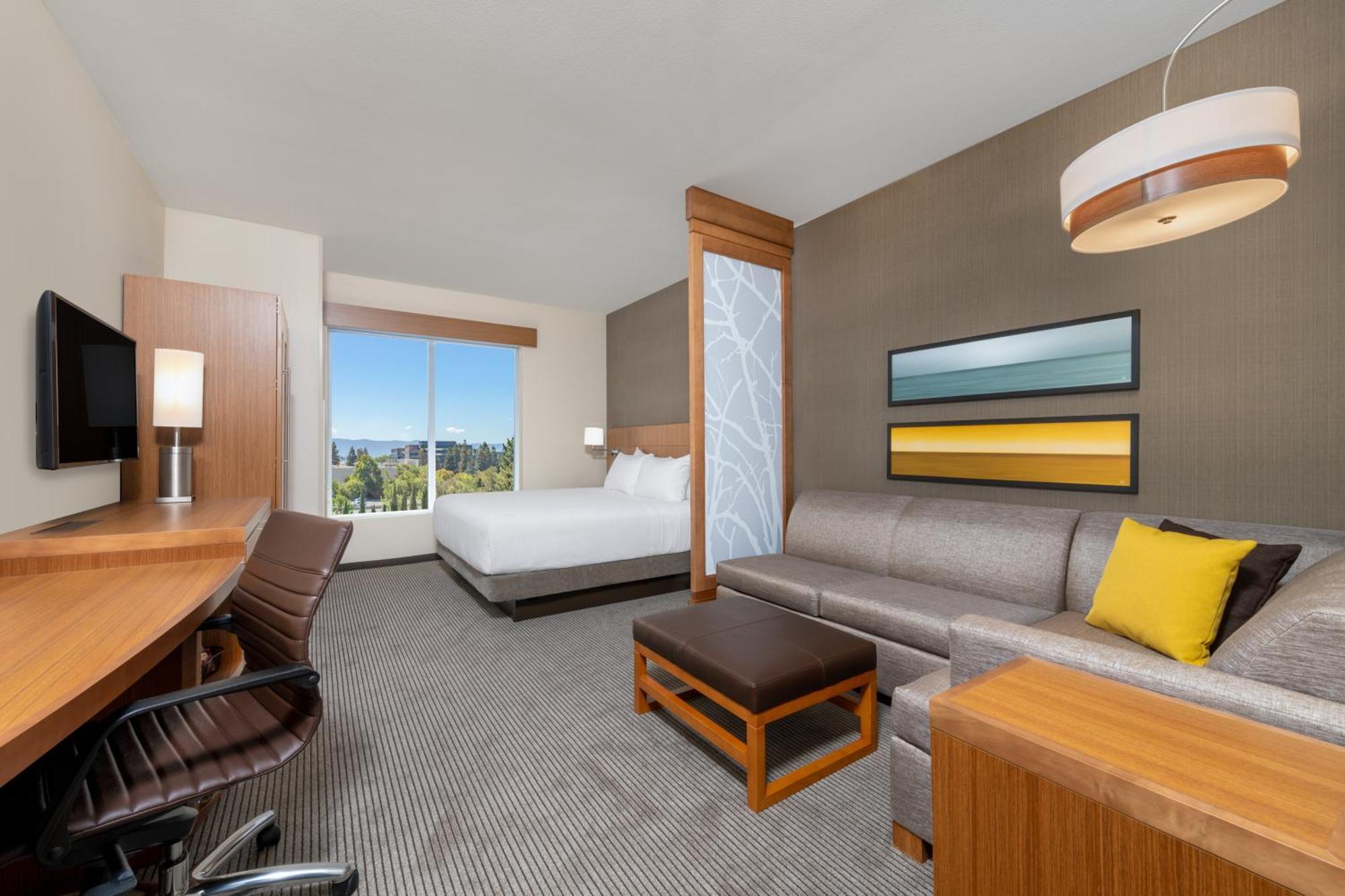 Hyatt Place Airport 3*