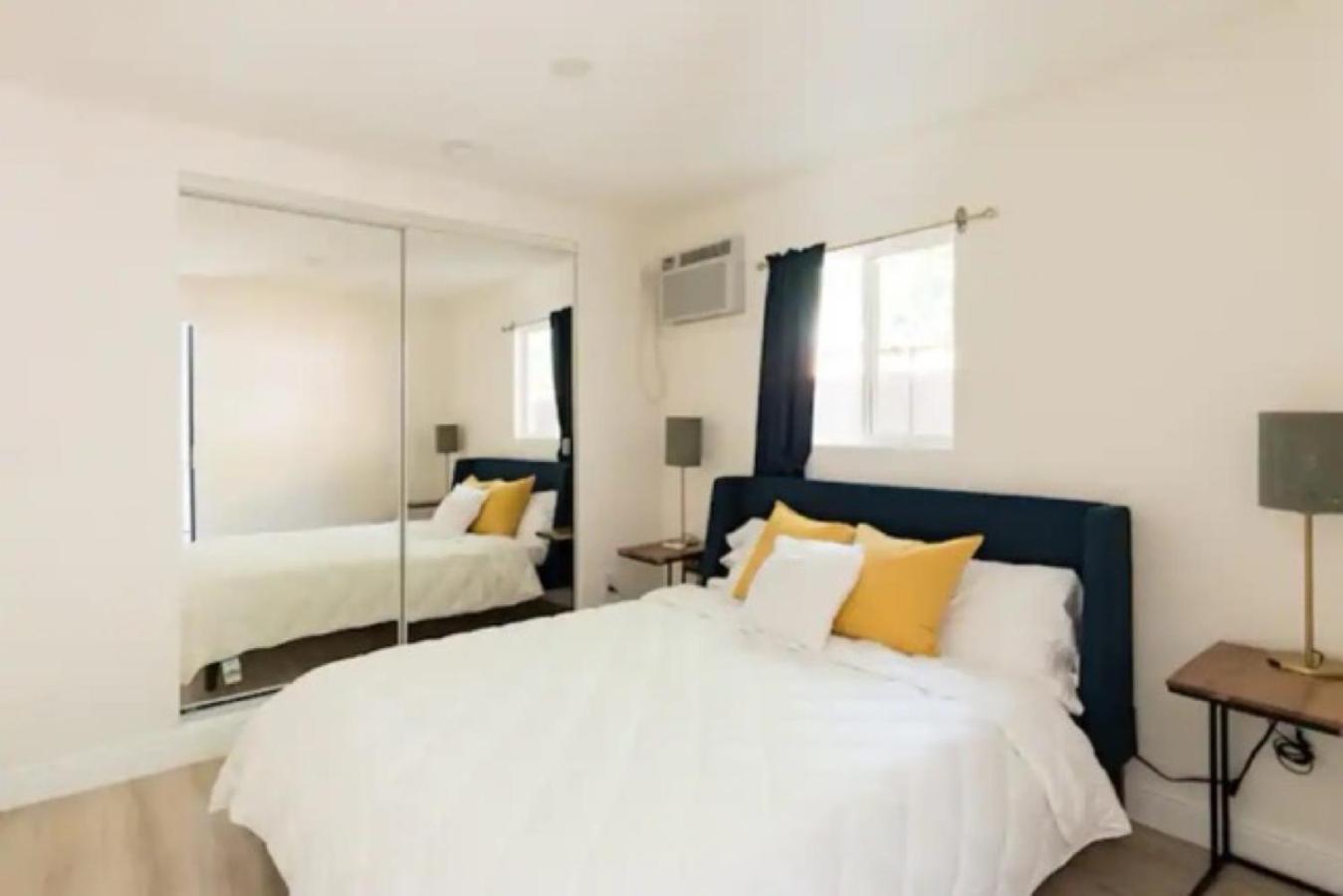Modern Private Unit With Serene Backyard *