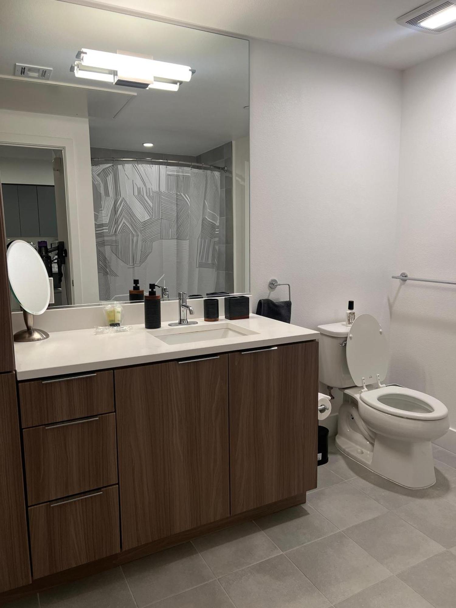 Apartment Sale 10 Min To Sjc Close To Santana Row With Free Parking