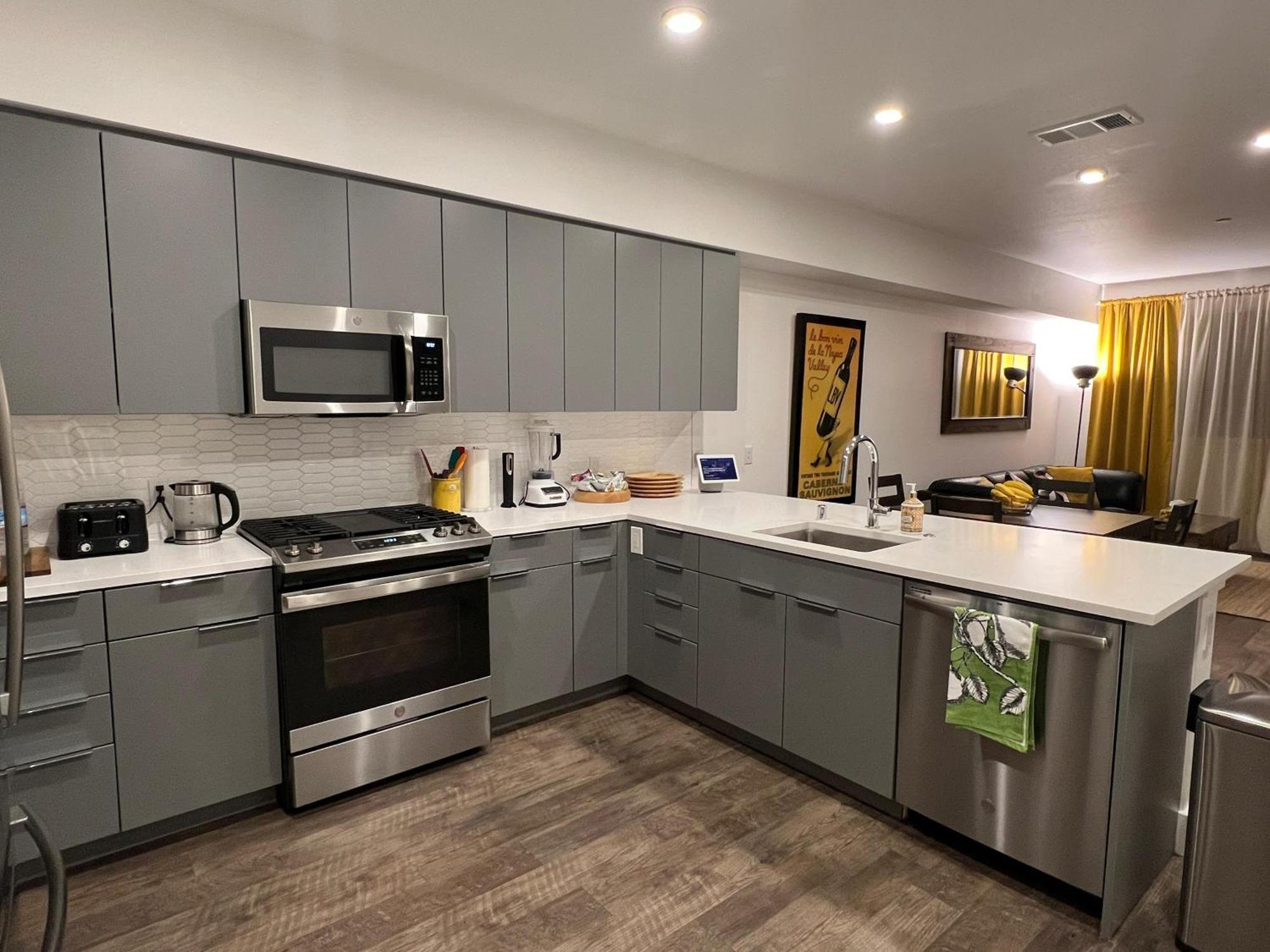 Apartment Sale 10 Min To Sjc Close To Santana Row With Free Parking