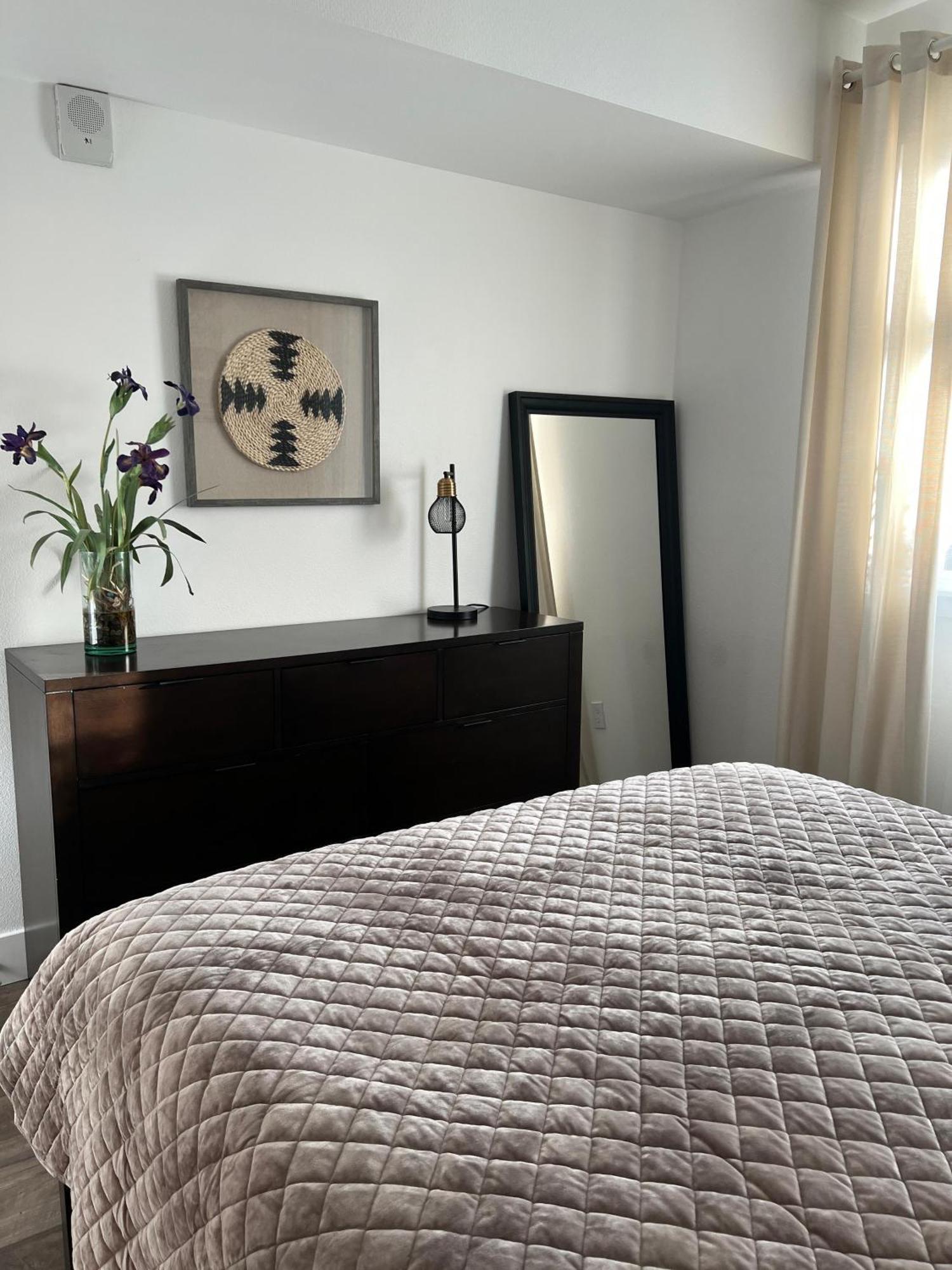 Sale 10 Min To Sjc Close To Santana Row With Free Parking Apartment *