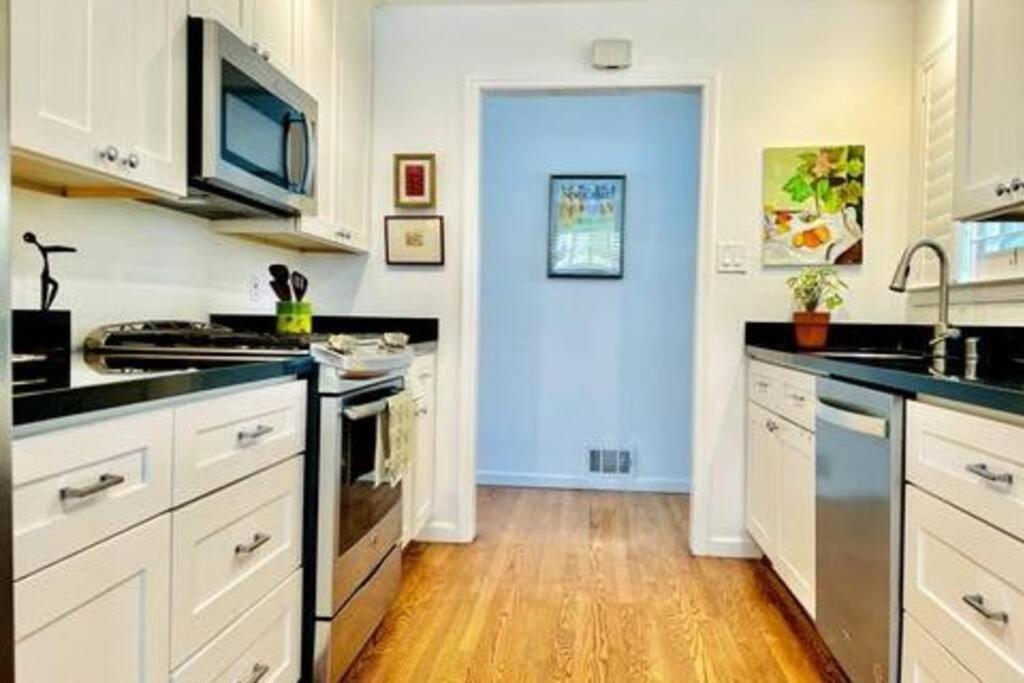 Holiday home Wow Great Location Beautiful 4br 3ba House Better Than *