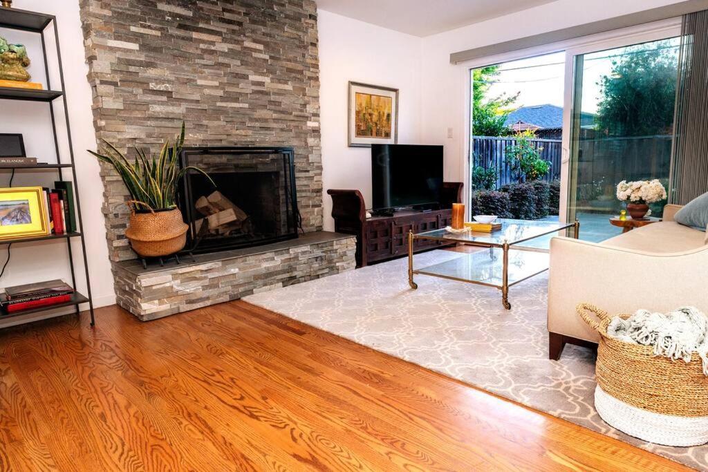 Wow Great Location Beautiful 4br 3ba House Better Than