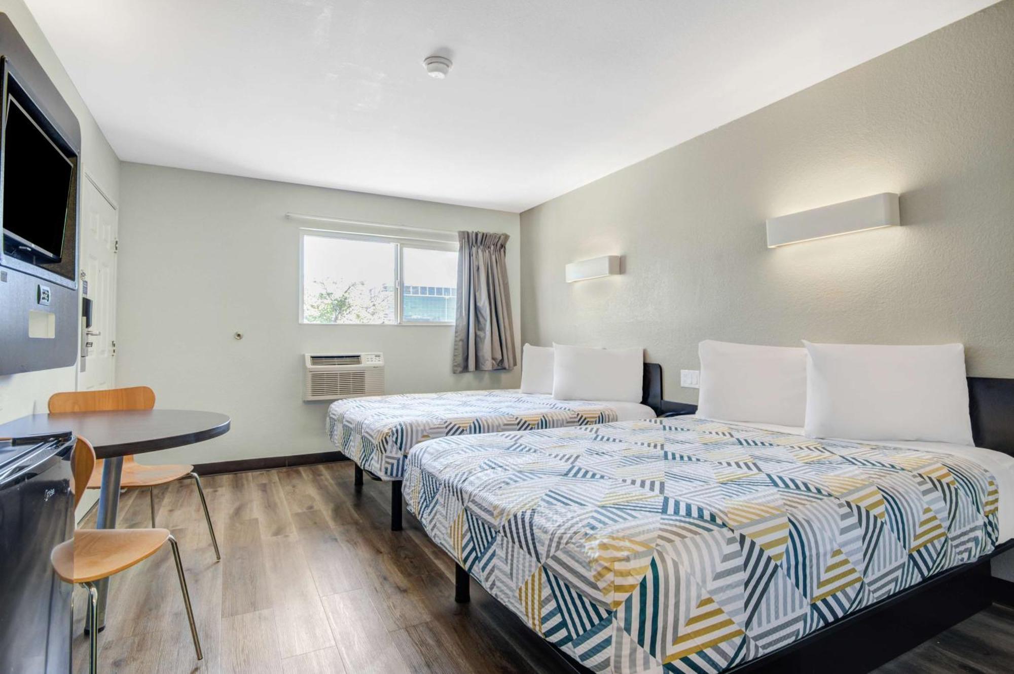 Hotel 6-san Jose, Ca - Airport 2*