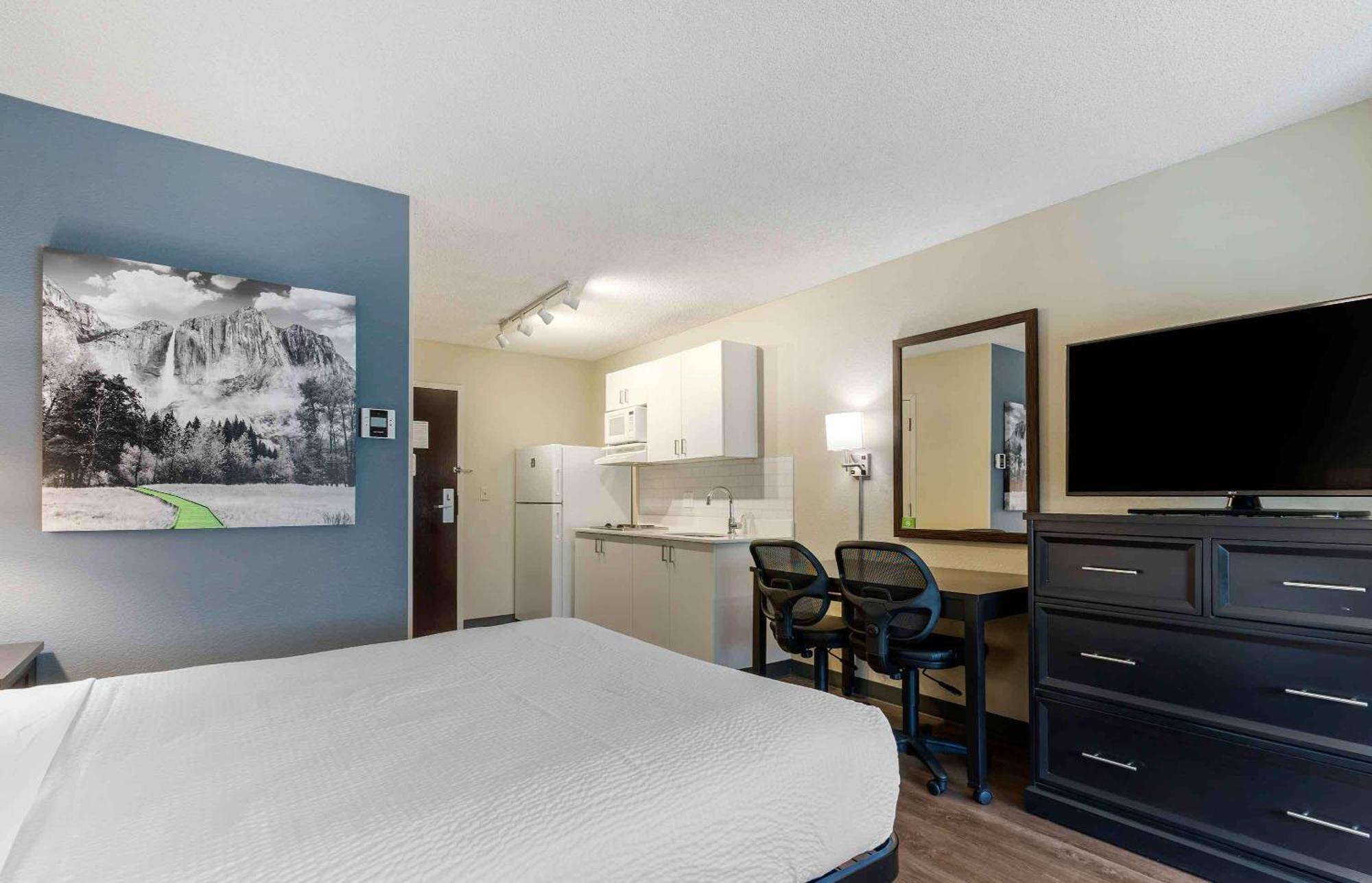 Extended America - - Edenvale - South 2*