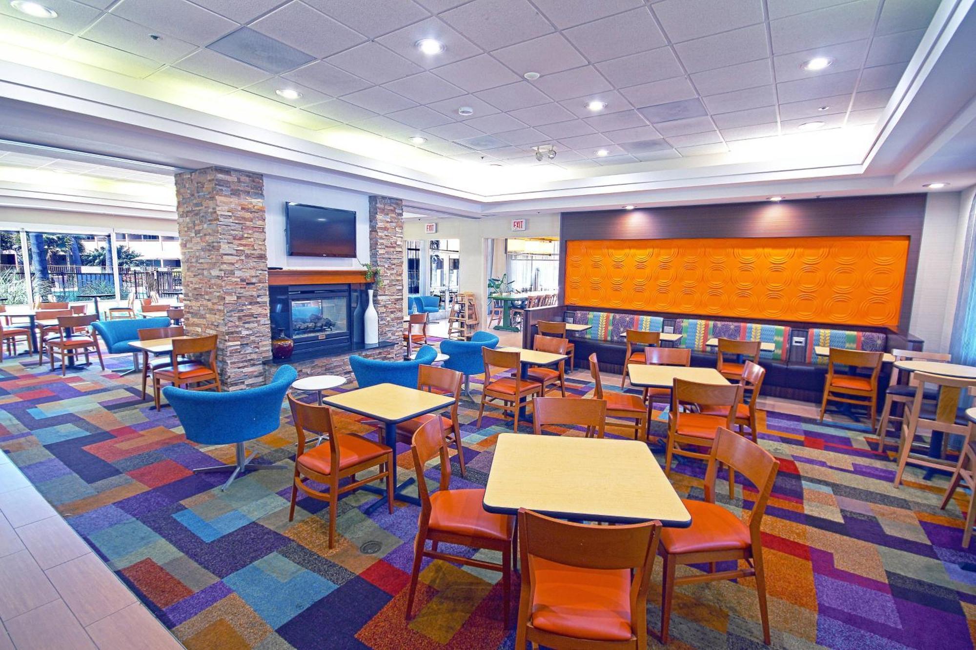 Hotel Fairfield And By Marriott Airport